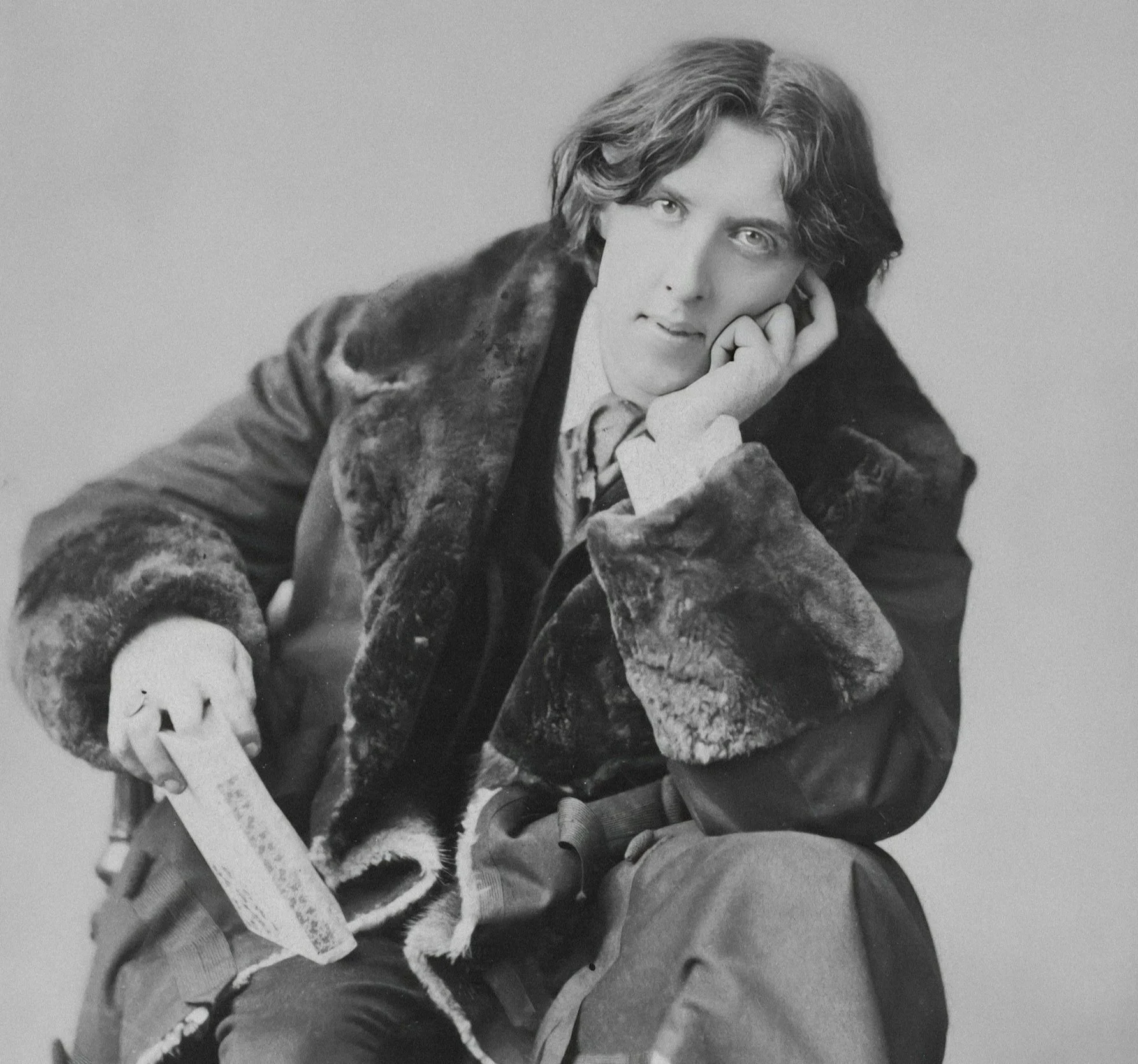 Photograph of Oscar Wilde