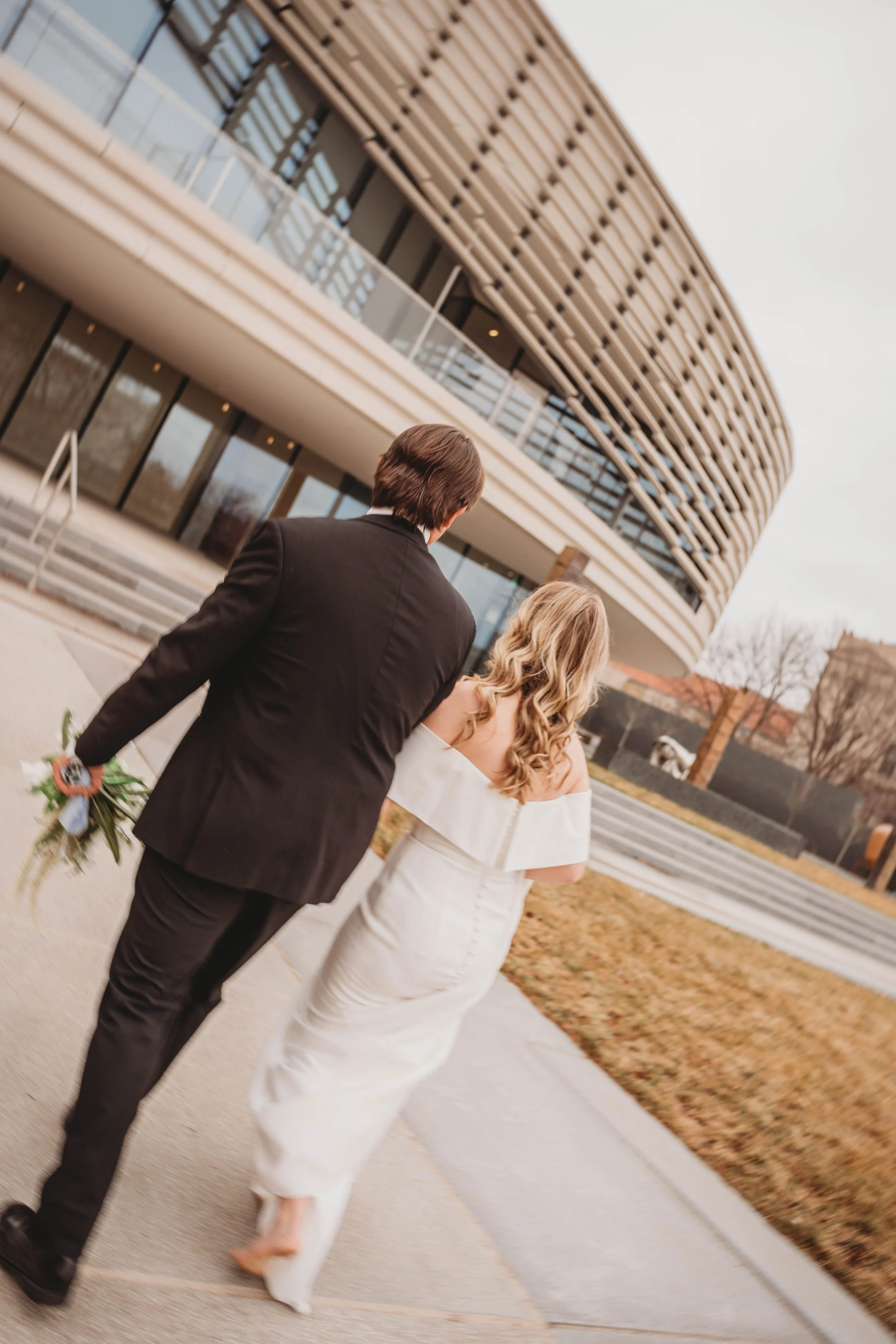 Historic Architecture for Classic Wedding Portraits, The Joslyn 