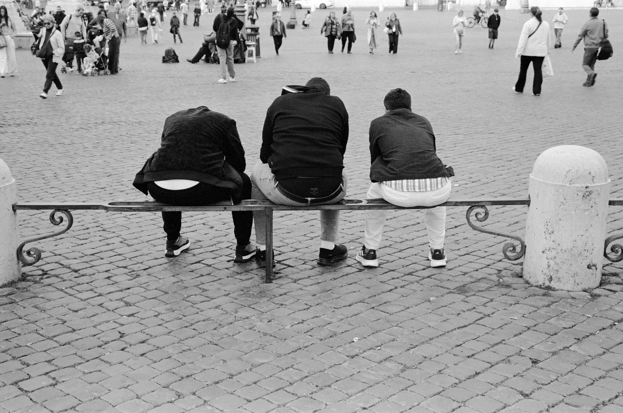 Deep thinkers, Piazza del Popolo, Rome. Kodak Tri-X 400.