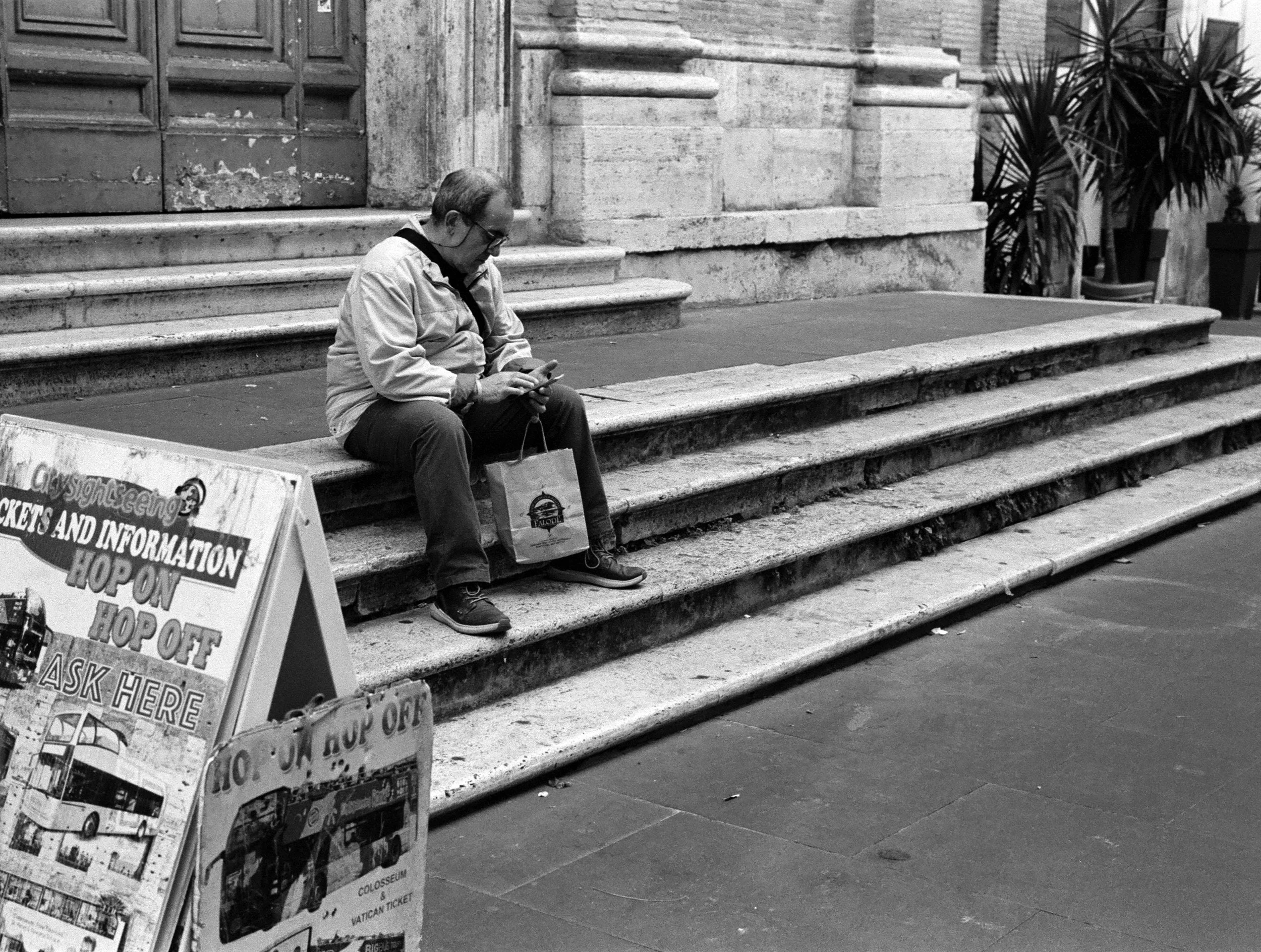 Texting, Rome. Kodak Tri-X 400.