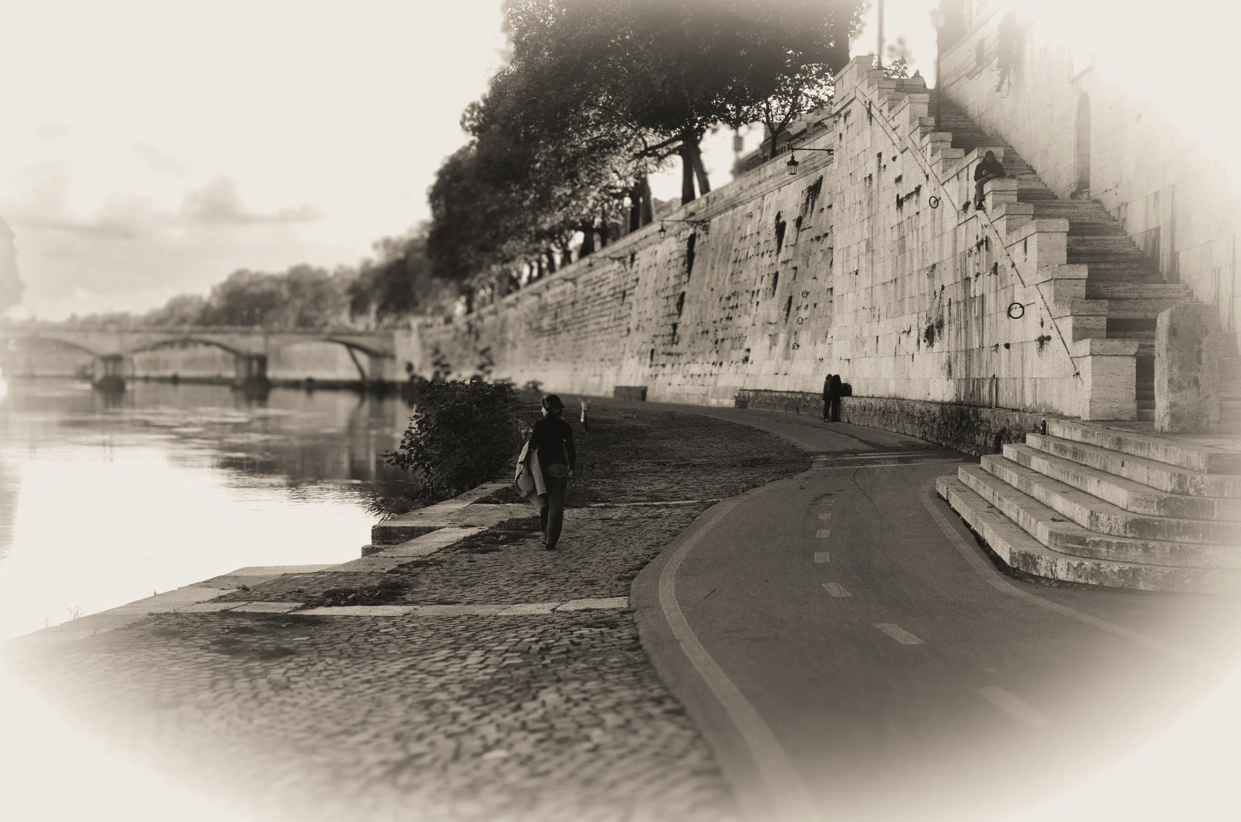 Walking alongside the Tiber, Rome, 2025.