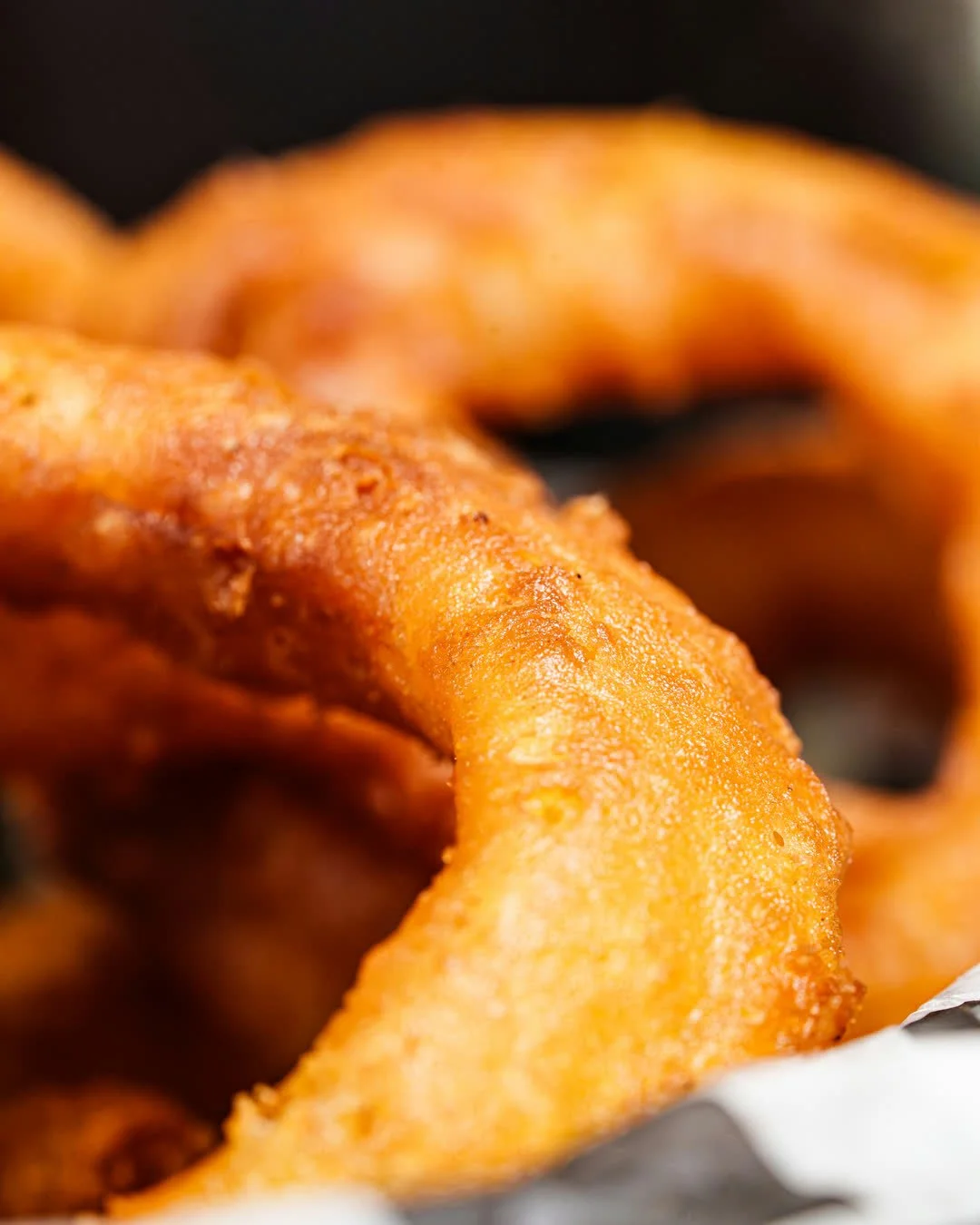 Onion rings fit for champions. 

#SnackChampion #OnionRings #TheYardCola #BarFoodDoneRight