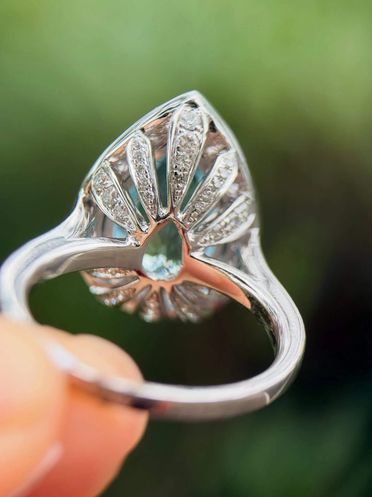 Fave photo Friday! 🌸

You know, as someone that creates content for a living, I can tell you firsthand that it&rsquo;s way easier to outsource your own social media efforts. 😅 Even for me, social media always ends up on the back burner for my own b