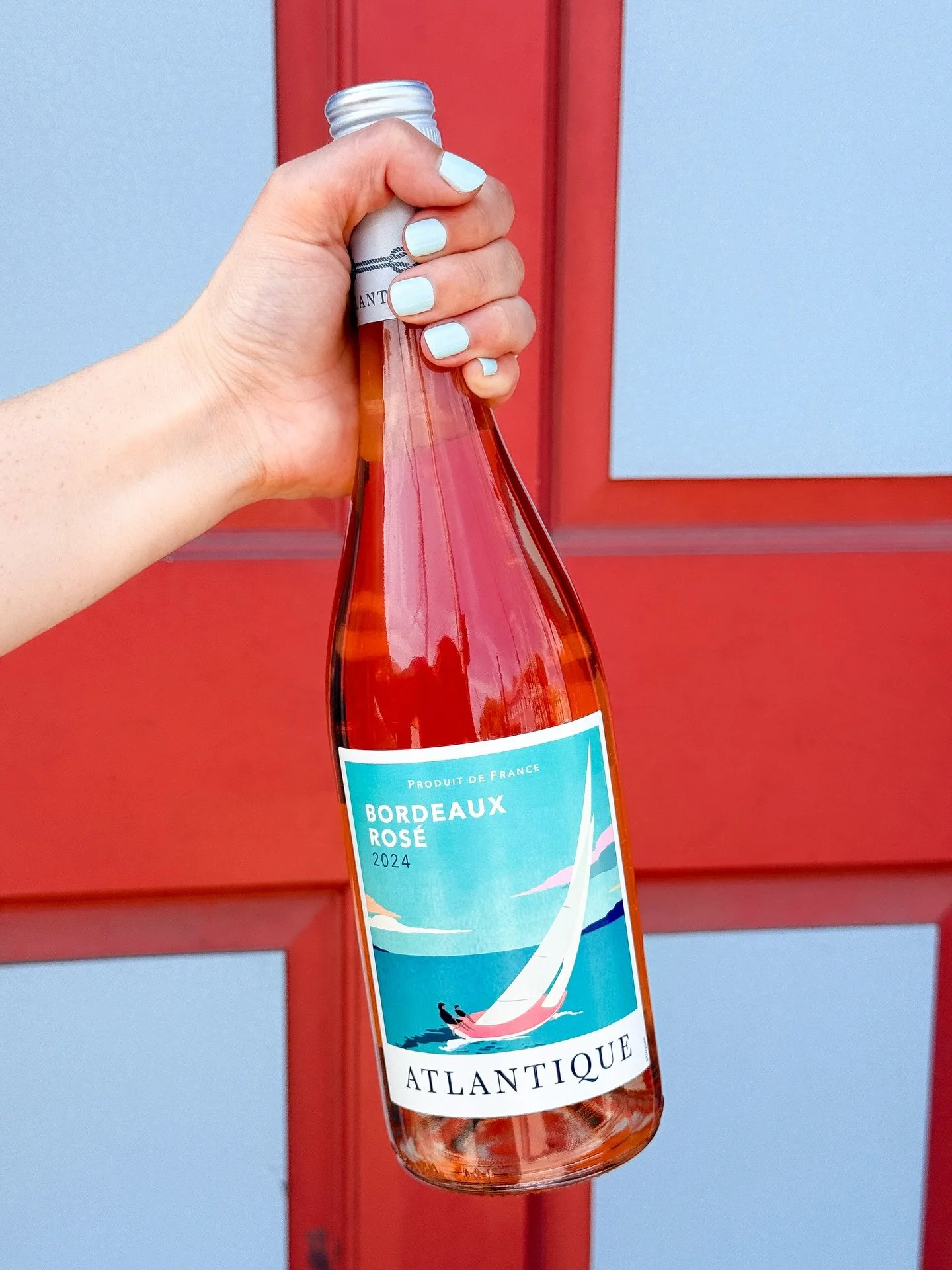 The blue nails were truly their own character this week 💅🏻 

FAVE PHOTO FRIDAY!

⭐️ Postwell Media &bull; Charleston, SC &bull; Social Media Management