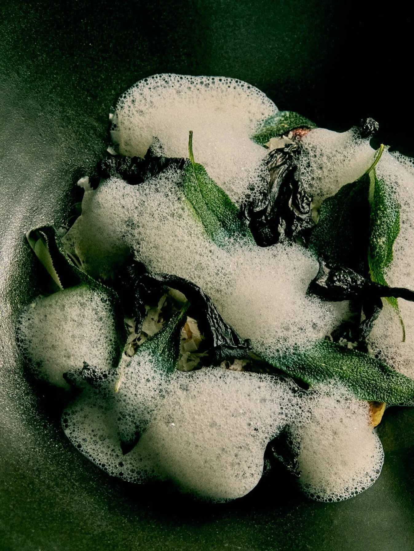 Hos Essens & Co. skaber vi gastronomiske oplevelser på højeste niveau til firmaevents med 200 - 20.000 gæster.
#gourmetcatering #finedining #essensfinedining #firmamiddag #firmaevents #essenscatering