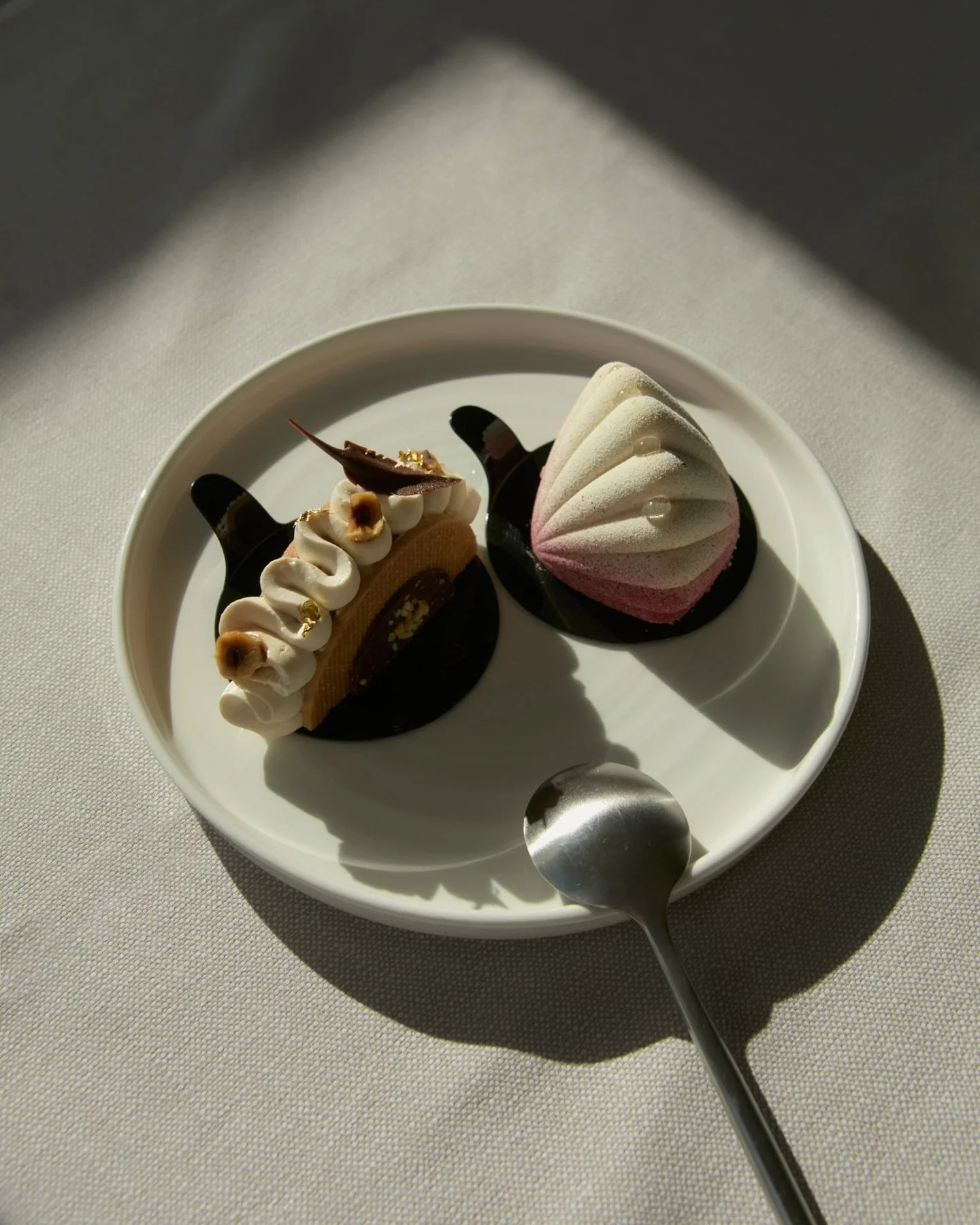 Vores konditor fuldender jeres konferencemenu med et s&oslash;dt element. Sidst p&aring; dagen fork&aelig;les I med et udvalg af konditorens kager.