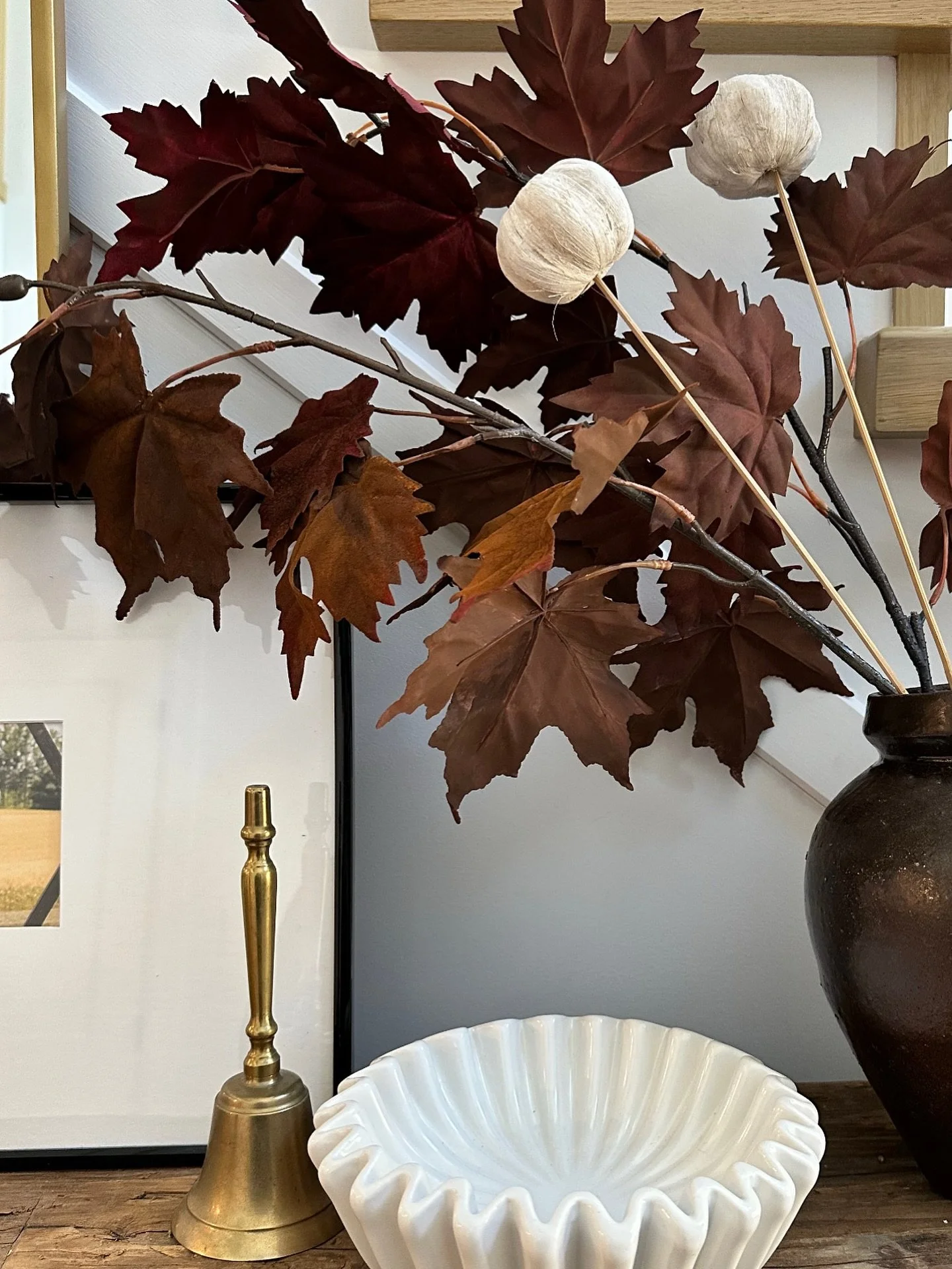 🍂✨ When you can&rsquo;t find the fall decor you love&hellip; you make it yourself. Hand-painted leaves that bring all the cozy, autumn vibes right into my home. 🍁🎨