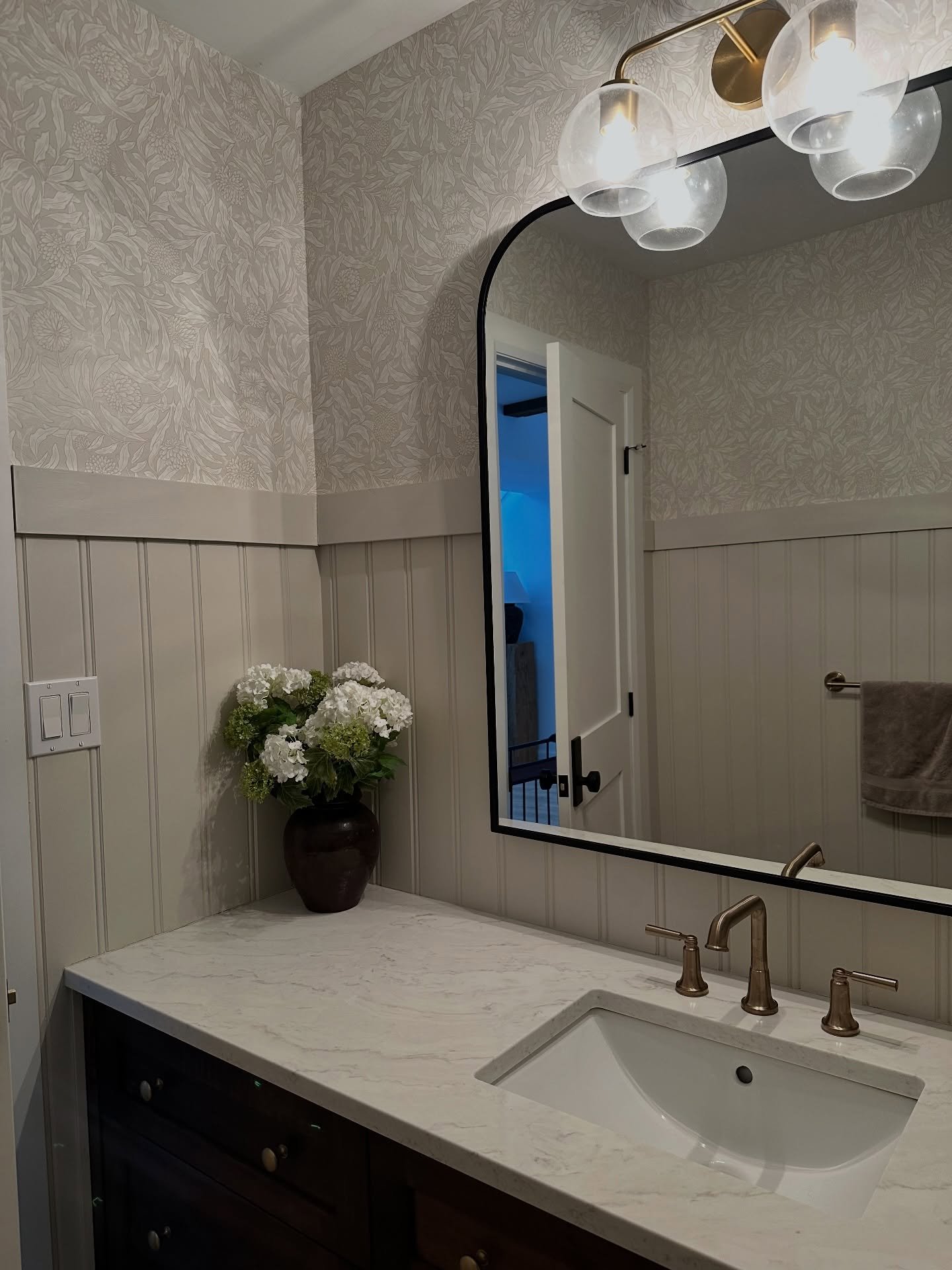 worth spending my Saturday learning how to wallpaper 🥰