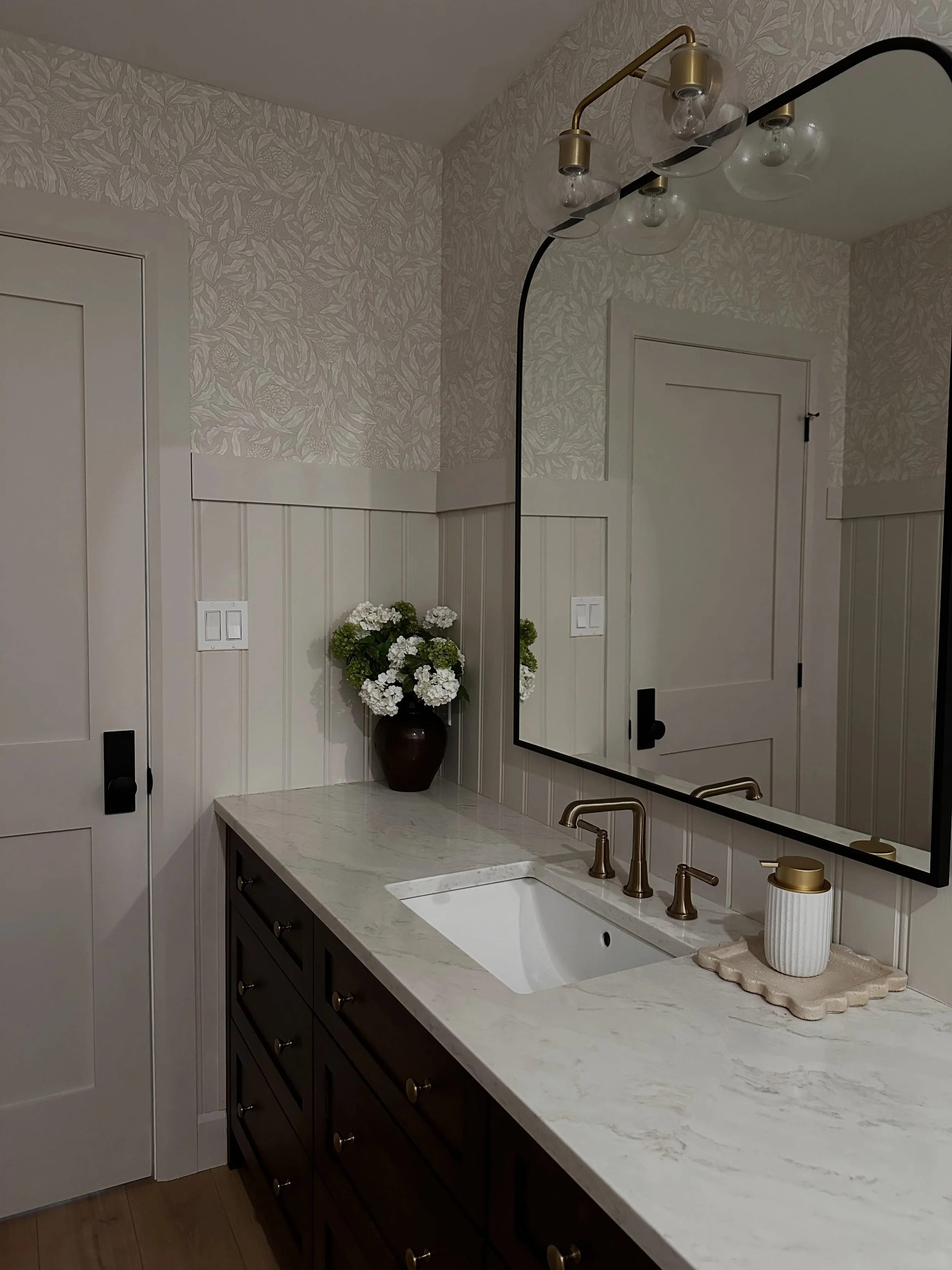 good things take time &amp; a whole lot of blood, sweat and tears 🤎

it didn&rsquo;t always look like this. 
let&rsquo;s go back to 3 years ago ➡️

design: @lminteriors.designstudio 
project: moser homestead 

#WayfairCaPartner #WayfairCanada #Wayfa
