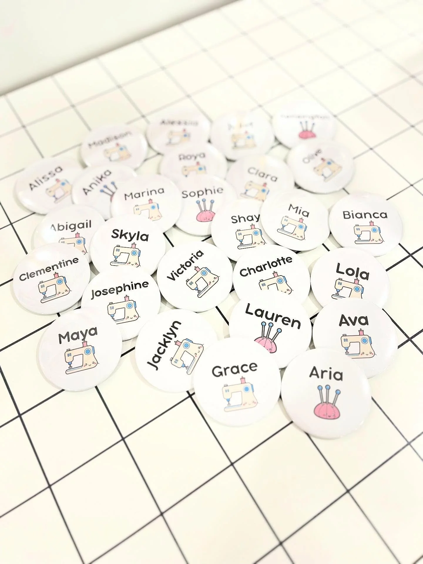 Name tags are ready and we can&rsquo;t wait to meet our new makers! ✨ Here&rsquo;s to new friends, big smiles, and lots of creativity ahead! 🧵💖

#SewAndTell #MeetOurMakers #HelloNewFriends #SewAndTellStudio #CreativeCommunity #SewMuchFun #FirstDayF