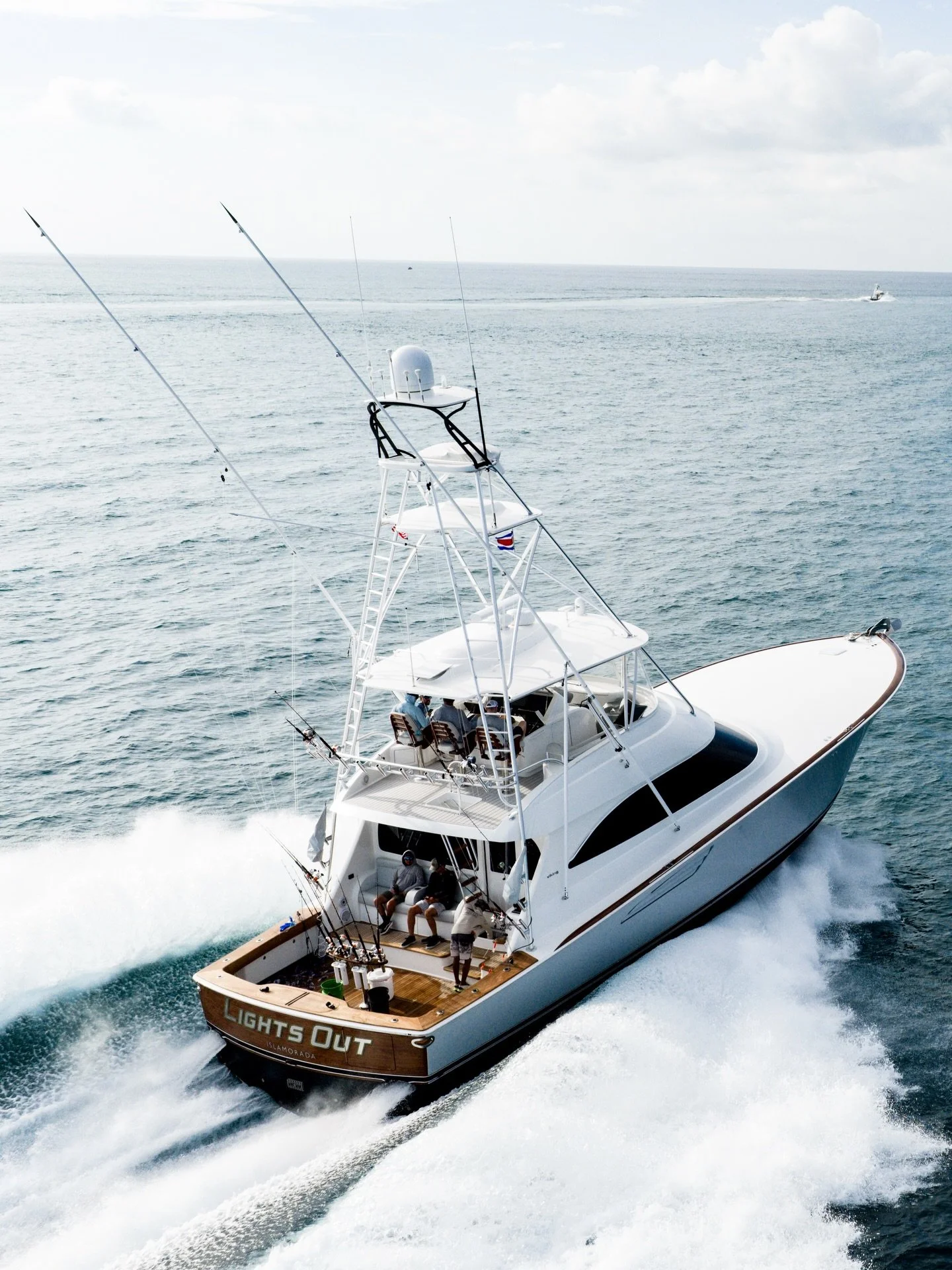 Bad to the bone! 🦴🔥

We can&rsquo;t lie! Our brand new @gemluxfishing Gulf Stream Carbon Fiber outriggers are SICK. ✅

We got the chance to put the new riggers to the test last week and we are extremely pleased with them 🔥📈

Shoot us a message fo