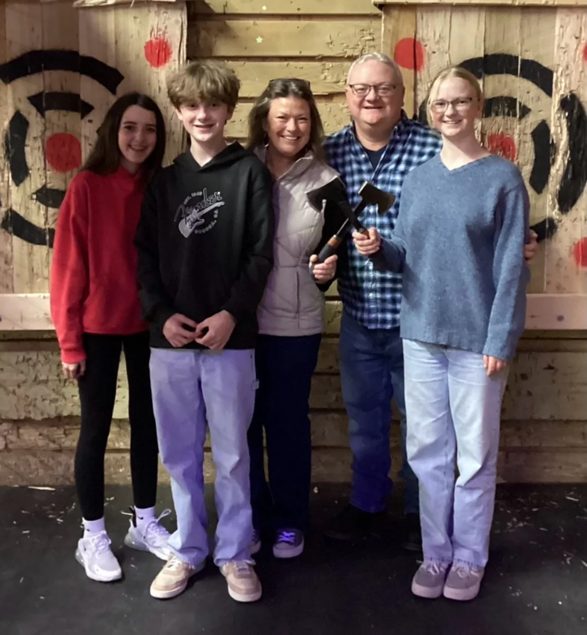 No football 🏈 this weekend? 
  NO problem! 
We have 🎯🪓 and 🫟 to beat the winter 🥶 blues!! 

Reserve axe throwing the link in bio.  For splatter paint - visit:

Splatterpainterie.com