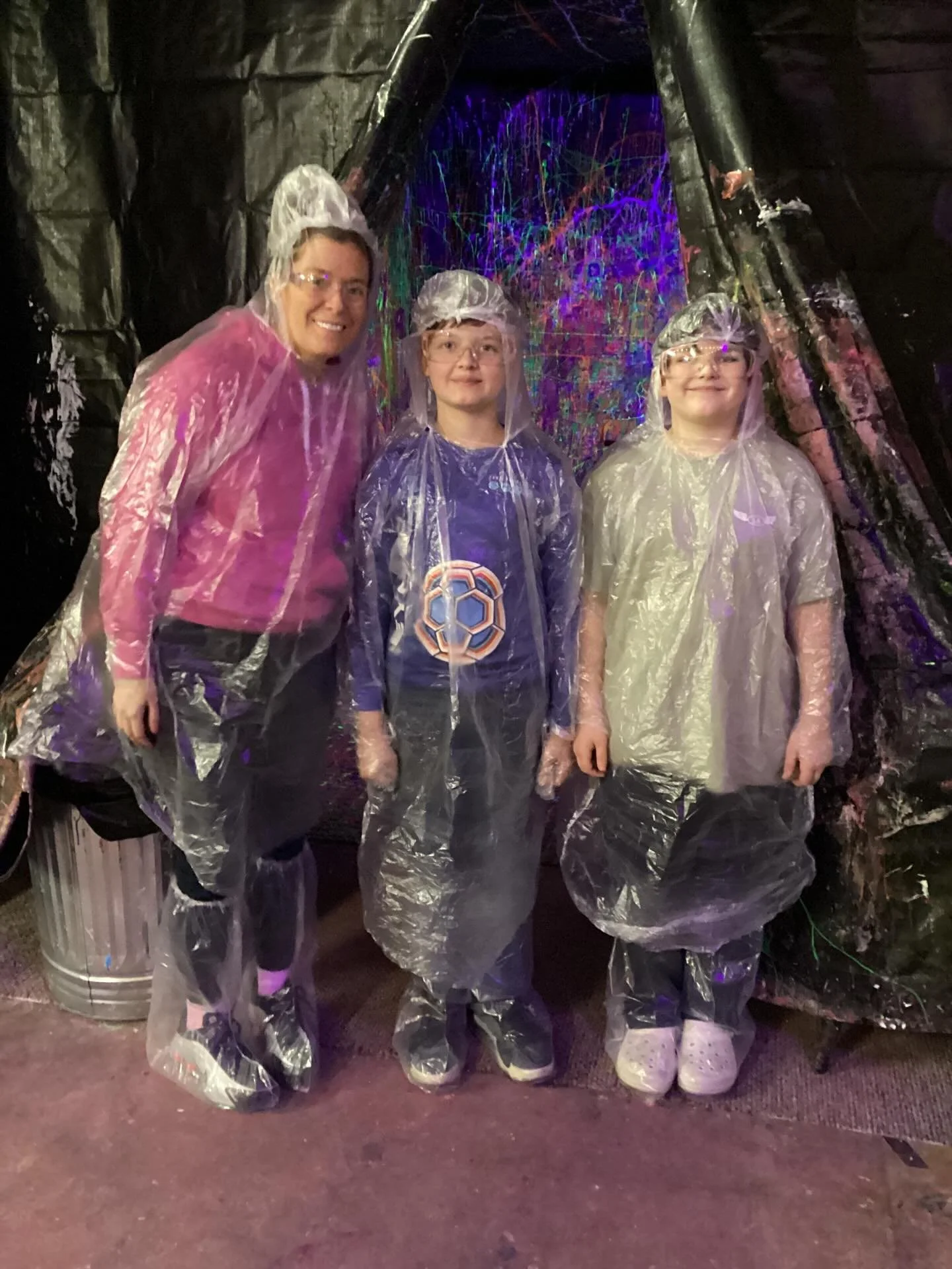Are you look for something different to do with the family on these cold 🥶 winter days! 

Our Splatter 🫟 Paint rooms are perfect!!! We provide :
 🎨 Paint 
 🖌️ Brushes
 📋 Canvas
 🫟 Paint Balls 
 🔫 Splatter Paint Guns 
 🥽 Protective Gear

Ages 