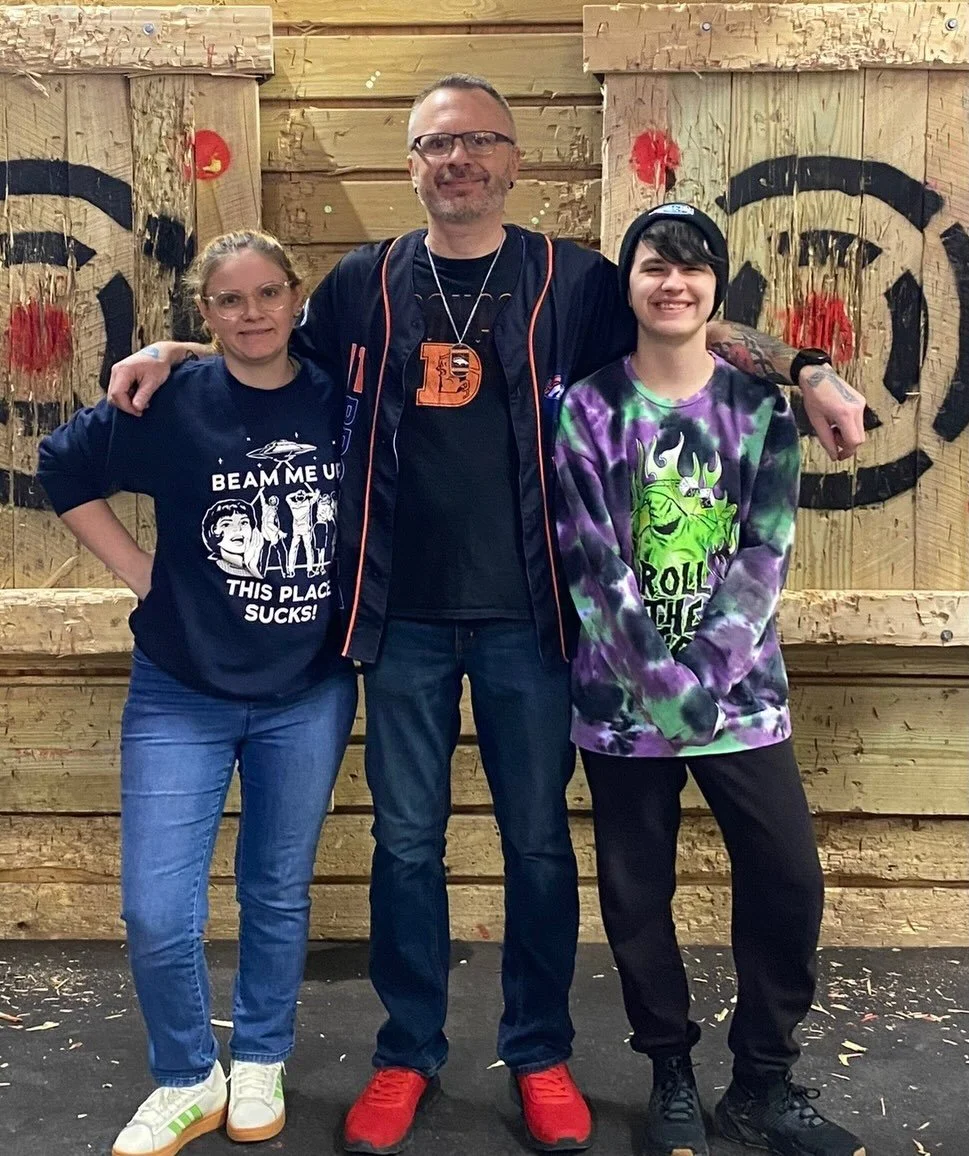 Looks like we are back to winter 🥶 weather again 😕 this weekend.  Stumpy's is the perfect place to beat the winter blues. 😀

Axe 🪓 throwing reservation see link in bio.  Splatter 🫟 paint reservations :

Splatterpainterie.com