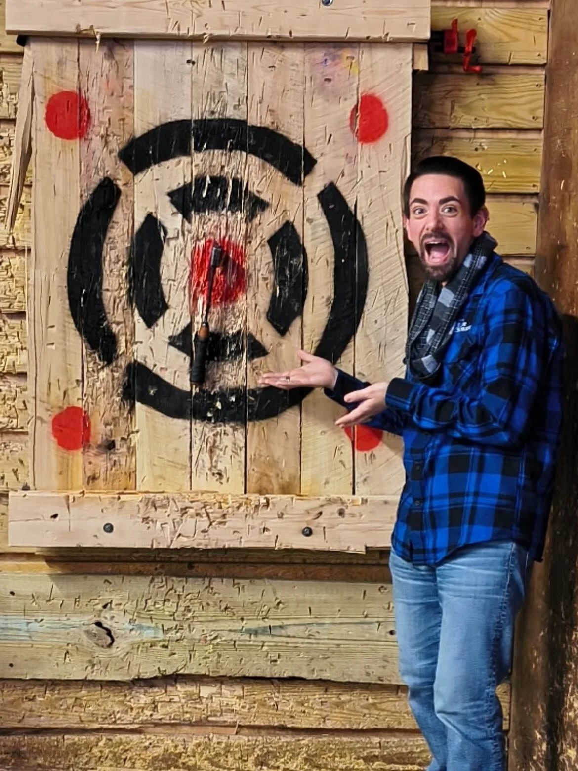 The @erie_insurance Claims Operations Department held a kick-axe team building meeting today!! They combined lunch- axe throwing 🎯🪓and splatter paint!🫟

#corporateevents #eriepa #teambuilding