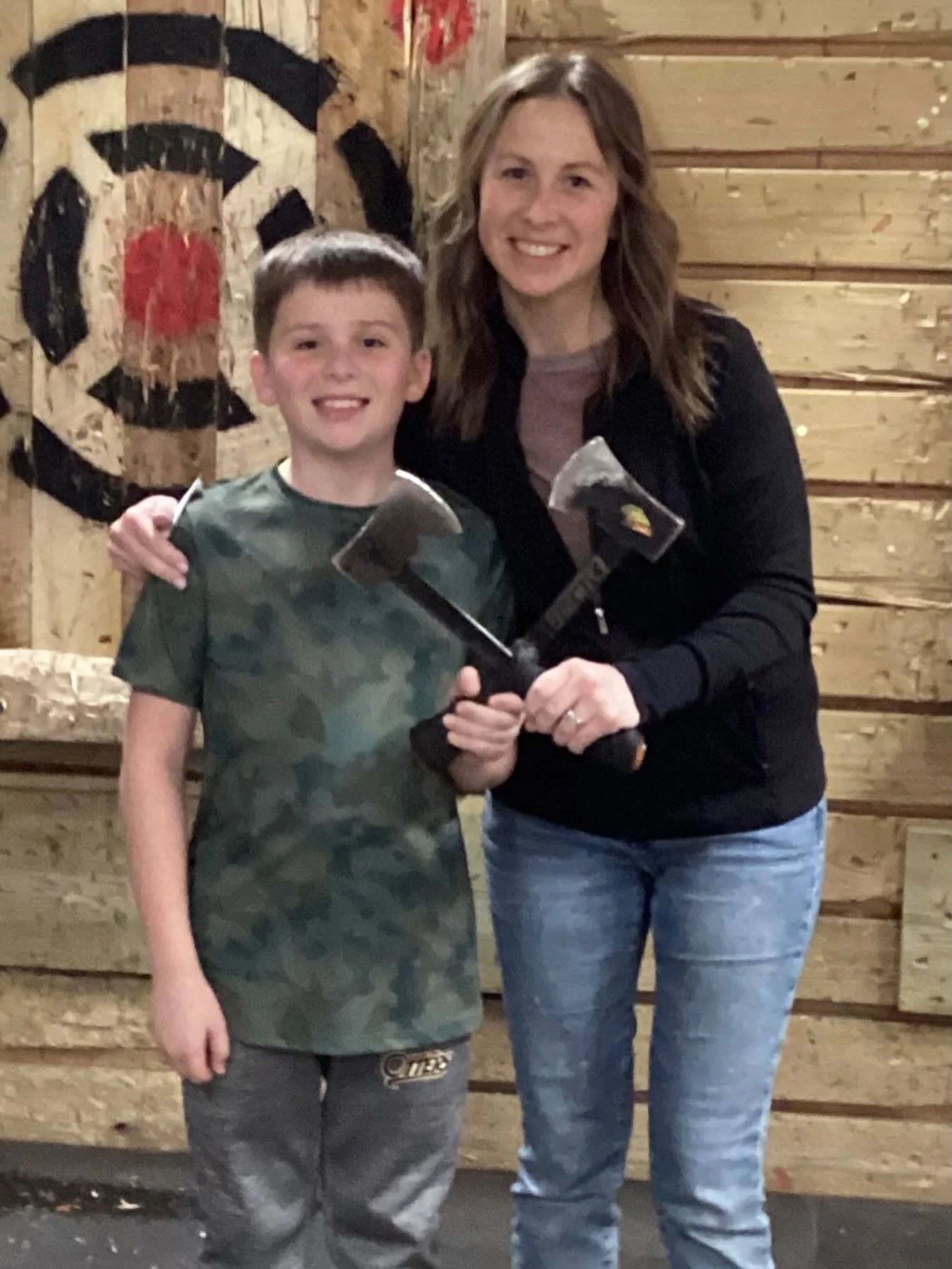 Did you know that ages 10+ can throw as long as they are accompanied by a parent or guardian? 

Claim the "cool parent" 😎 title with a visit to Stumpy's Erie!