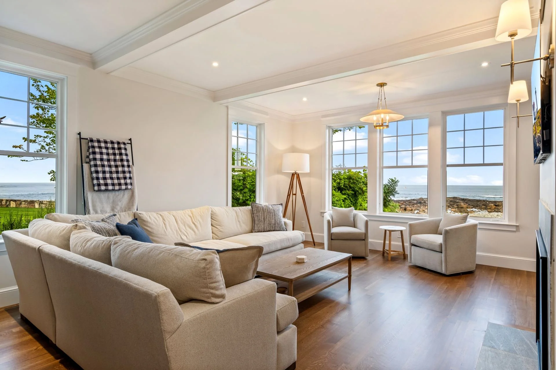 Main Floor Living Area