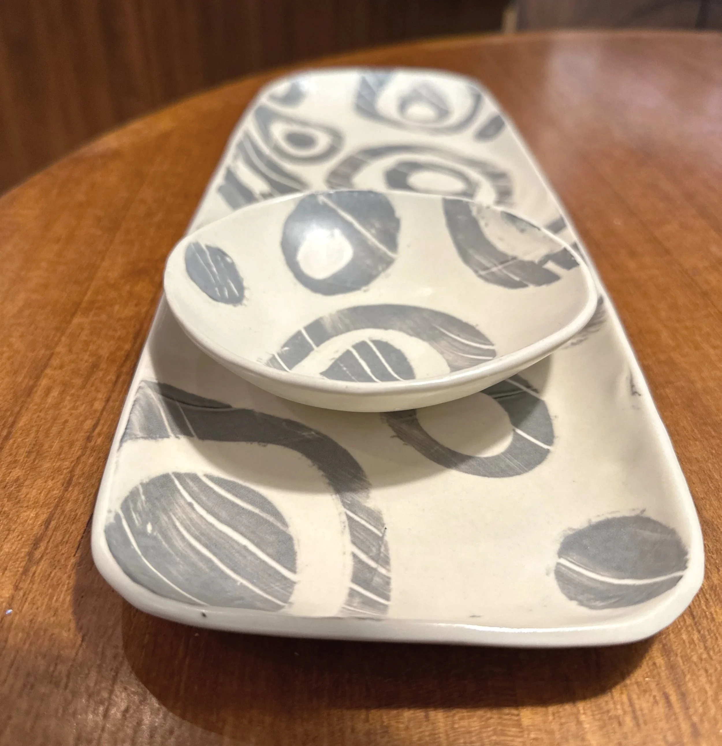 Slip Circle Tray and Bowl Set