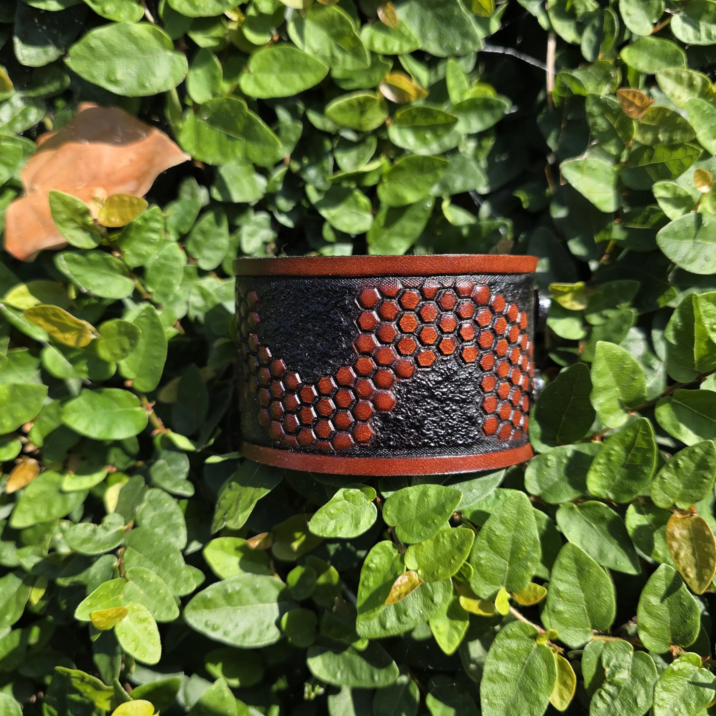 Two-tone Honeycomb Cuff