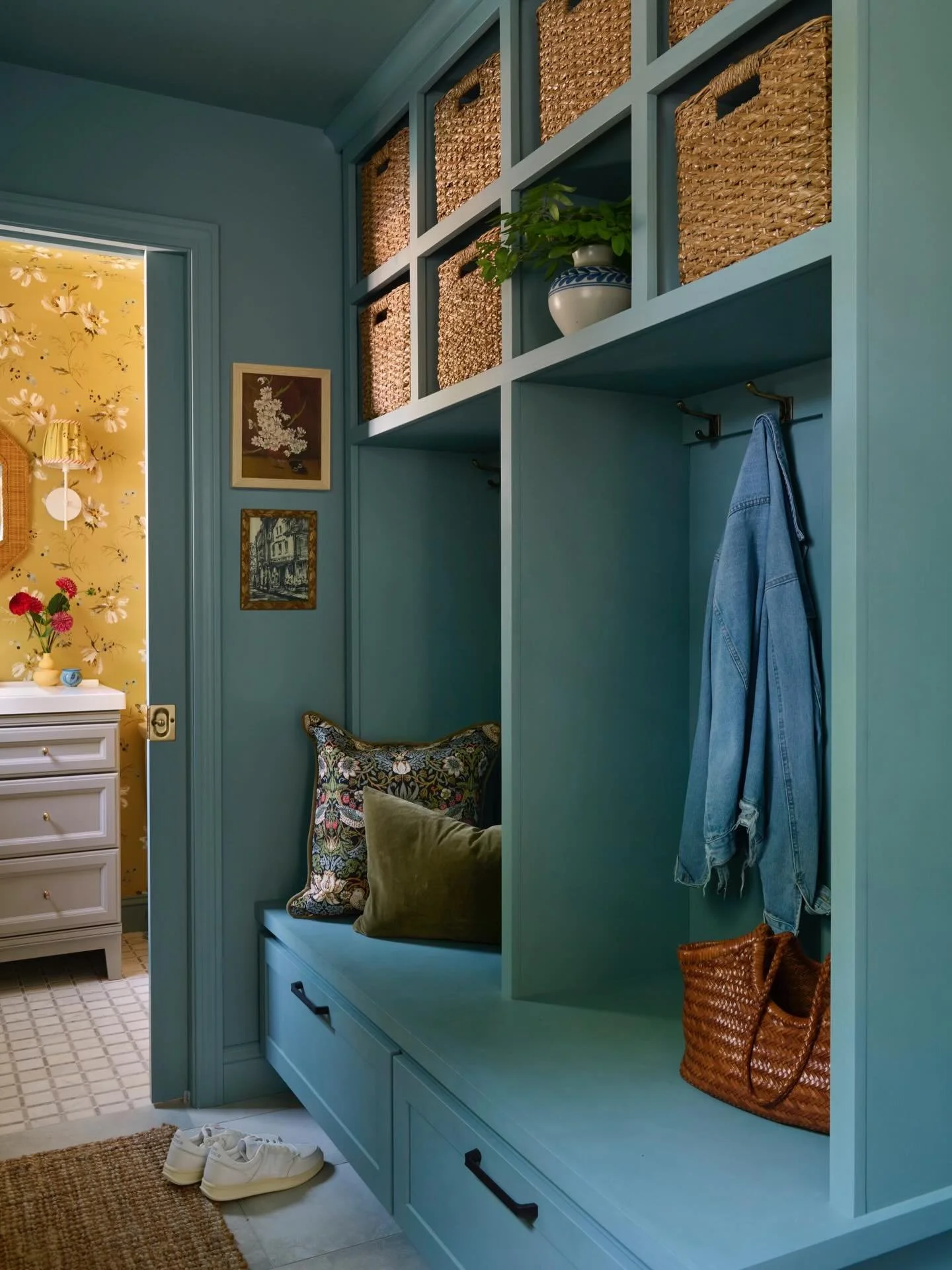 Mudroom entrance, a work horse of the home, but she&rsquo;s cute. #clientnewnessinnewhampshire shot by the lovely @siancrichards 🫶🏻