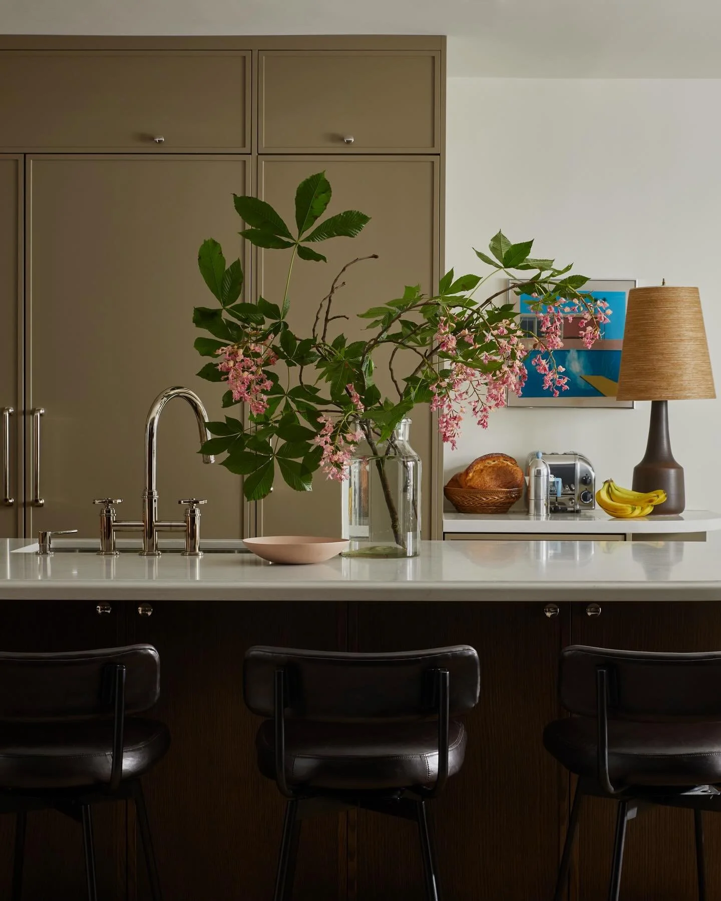 Working on a new kitchen project and they always have me looking back at previous ones. Still love all the decisions we made at #ClientGlenRose and even more so once @staceysmitherscreative did her thang with it! Shot by: @niamhbarryphoto