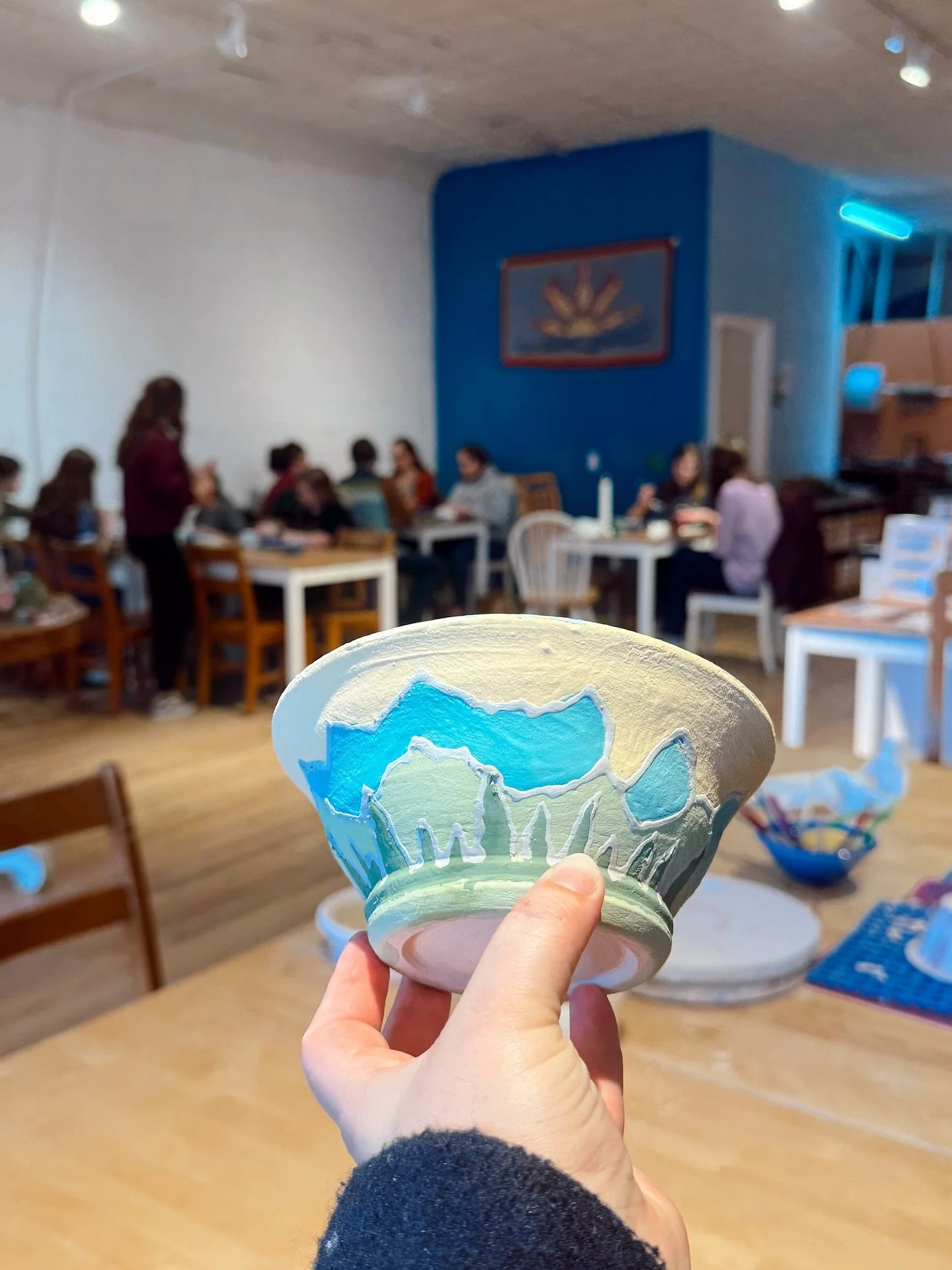 🥣WOW! Y&rsquo;all showed up and showed out! Thank you to everyone who came out today to paint bowls. Our Paint and Donate shelf is empty and our firing shelves are full, that means it&rsquo;s time to fire the kilns 🔥. 

Our community is hard at wor