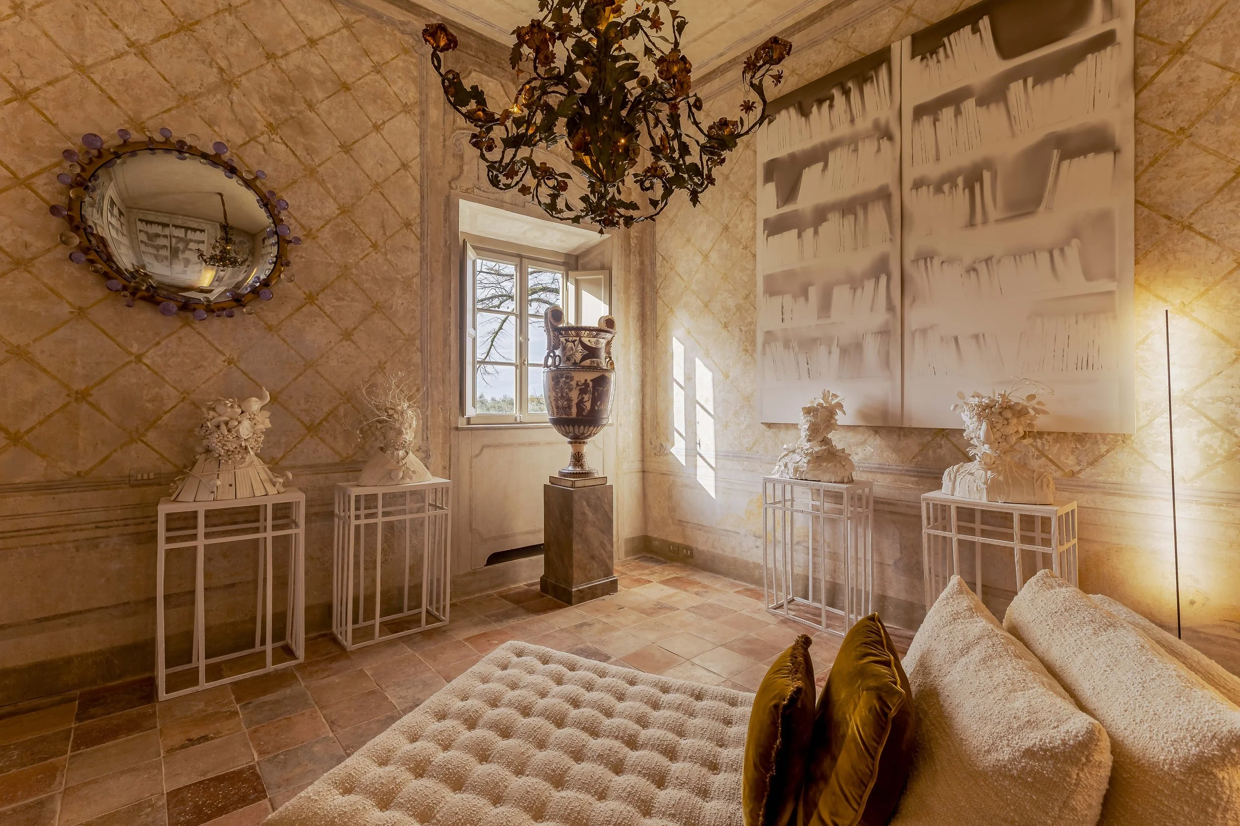 Fotografo immobiliare Firenze, fotografia professionale per agenzie immobiliari di lusso. Villa storica con arredi di design, sala relax.