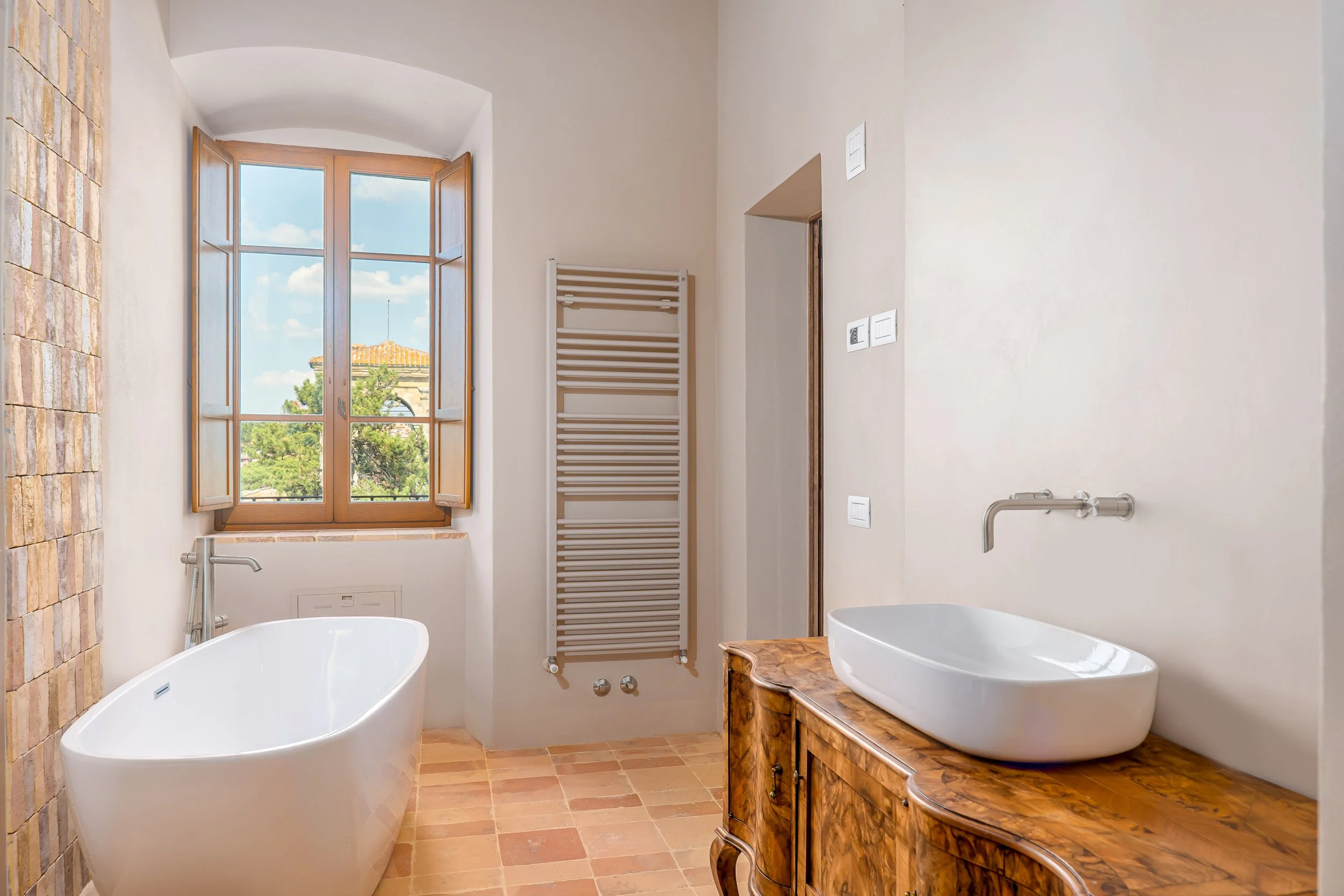 Casale-Fotografia-Bagno-Castello-rustico-Firenze-Vistalux-immobiliare.jpg