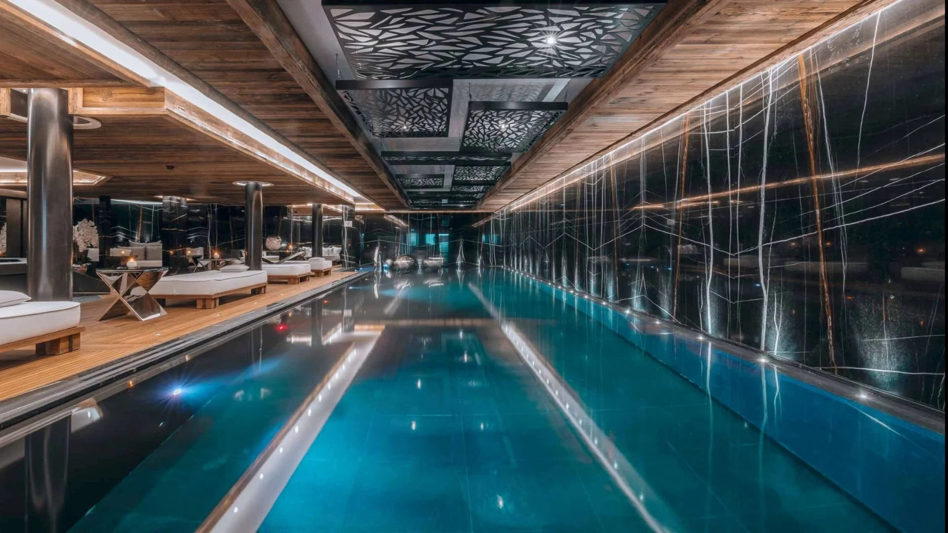 Fotograf für Pool- und Spa-Bereich eines Luxusresorts in den Dolomiten