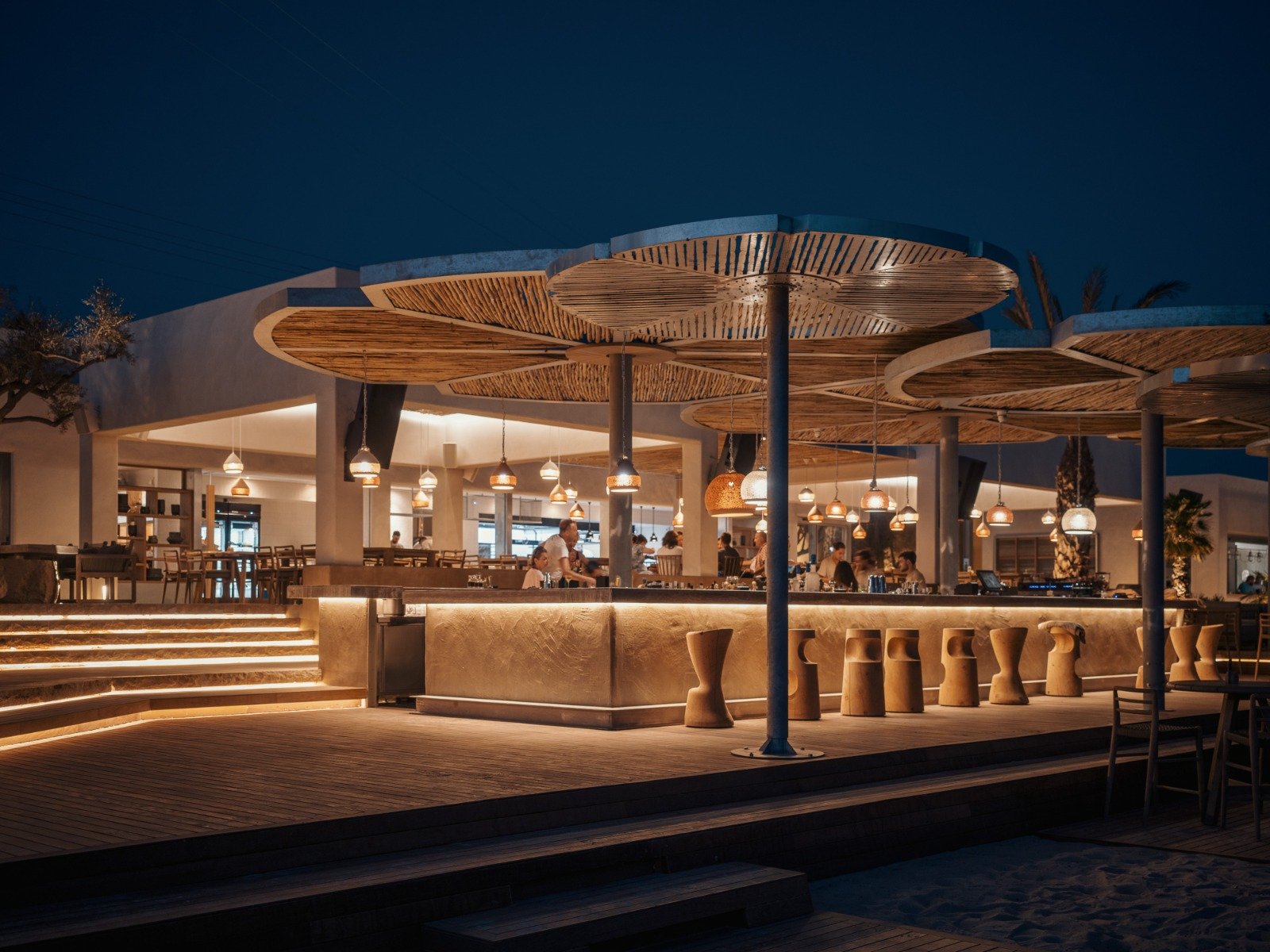 Fotografo per hotel e resort e resort di lusso, fotografia professionale per hotel e resort in Italia, forte dei marmi, ristorante di lusso sulla spiaggia, sera