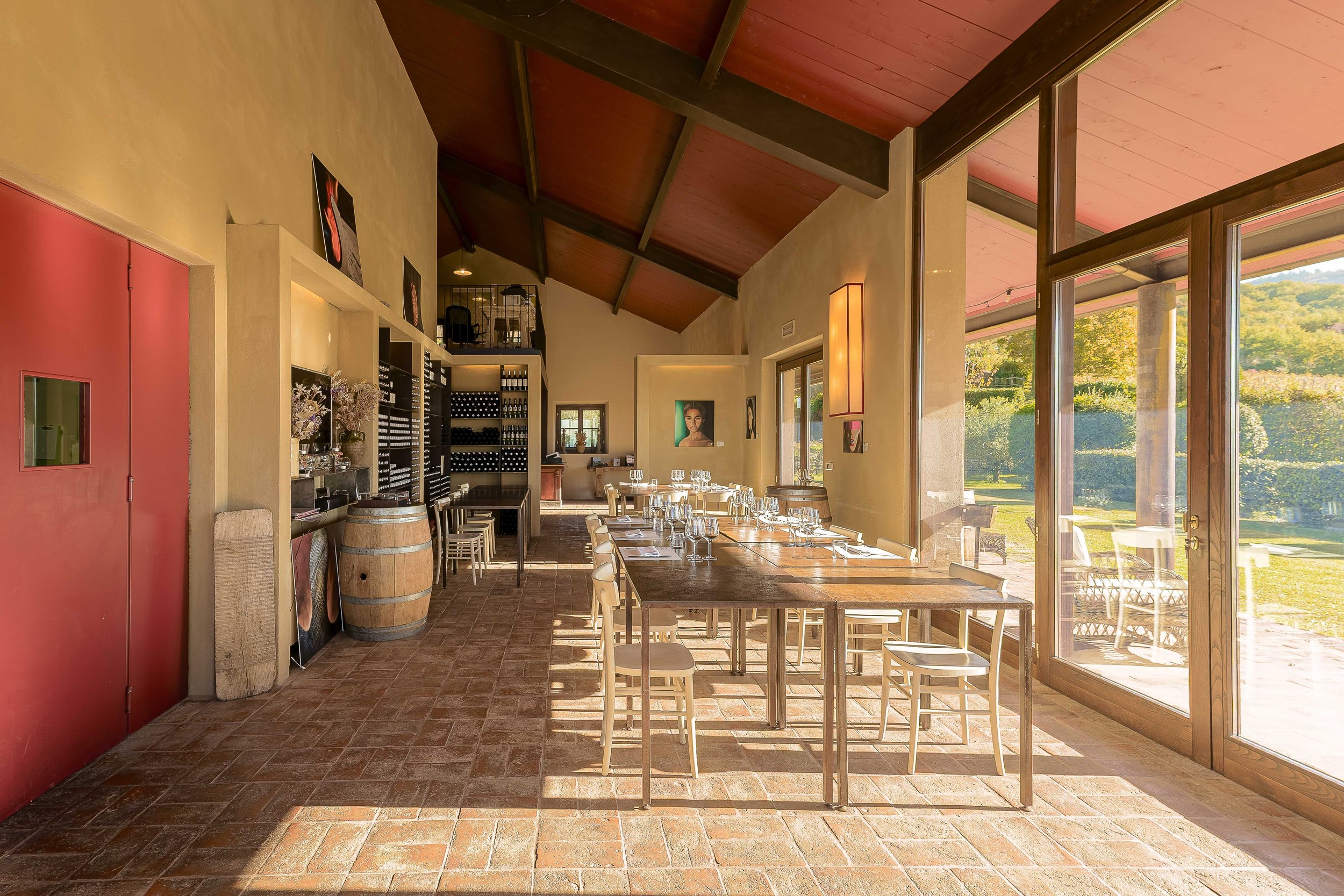 Fotografo per agriturismi a Lucca. Fotografia professionale per strutture ricettive a Lucca e provincia, colline lucchesi e Versilia. Foto ambienti interni, ristorante.