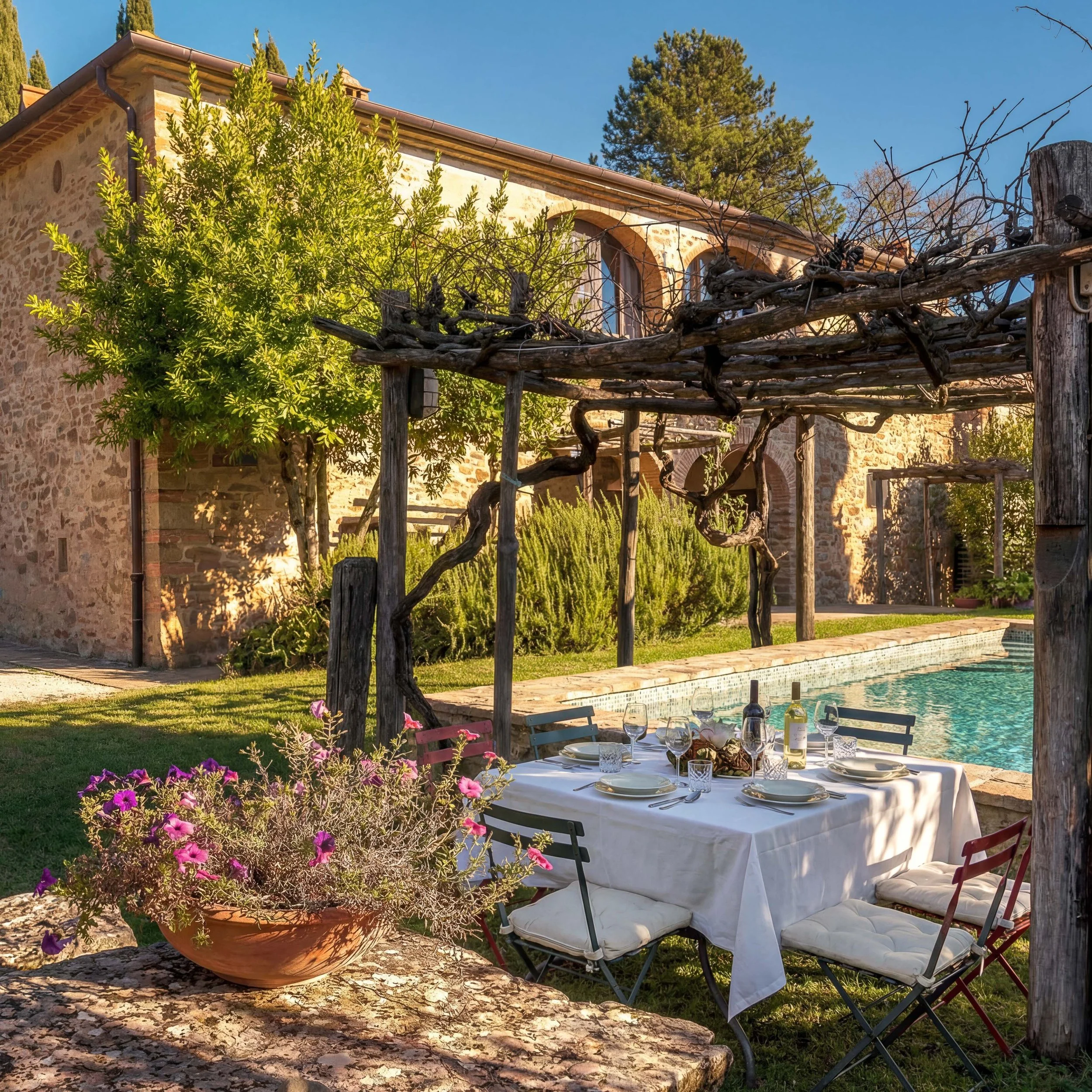 Fotografo per agriturismi a Lucca. Fotografia professionale per strutture ricettive a Lucca e provincia, colline lucchesi e Versilia. Foto esterni e piscina.