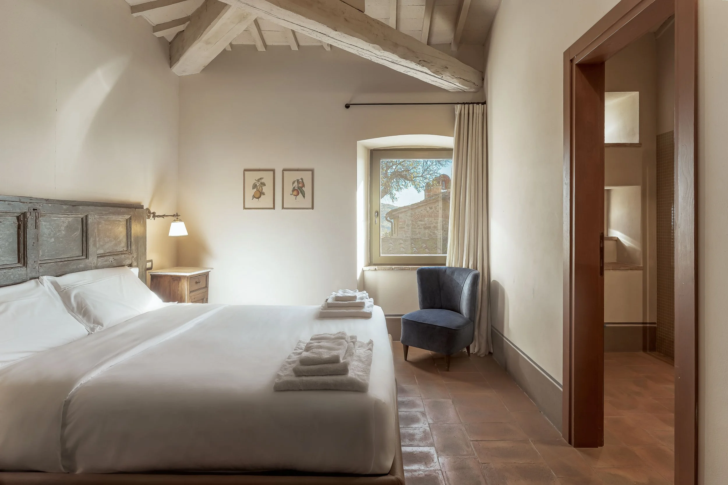 Fotografo per agriturismi a Lucca. Fotografia professionale per strutture ricettive a Lucca e provincia, colline lucchesi e Versilia. Foto di interni e camere.