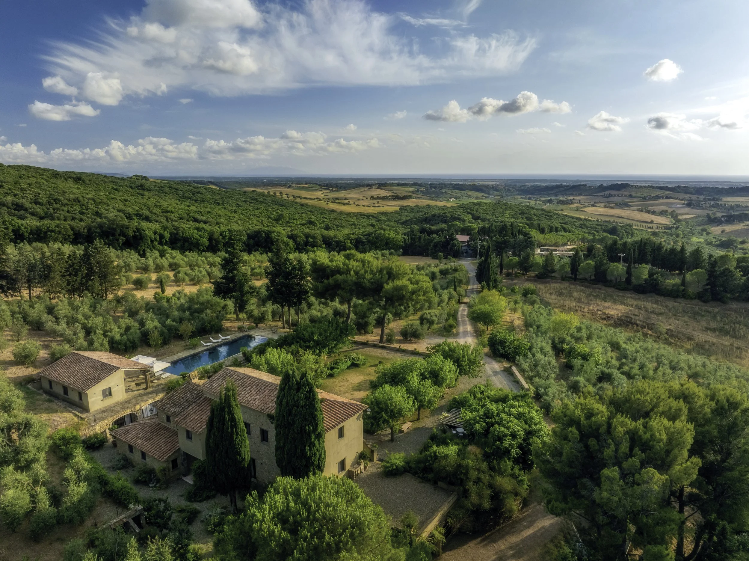 Fotografia-Drone-Rustico-Piscina-Tramonto-Immobiliare-Toscana-Sotheby.jpg
