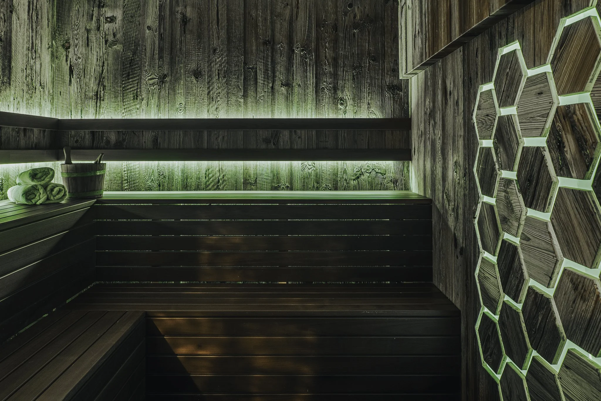 Foto-sauna-hotel-lusso-AltoAdige-Vistalux-VillaAdler-SanVigilio-Dolomiti-2.jpg
