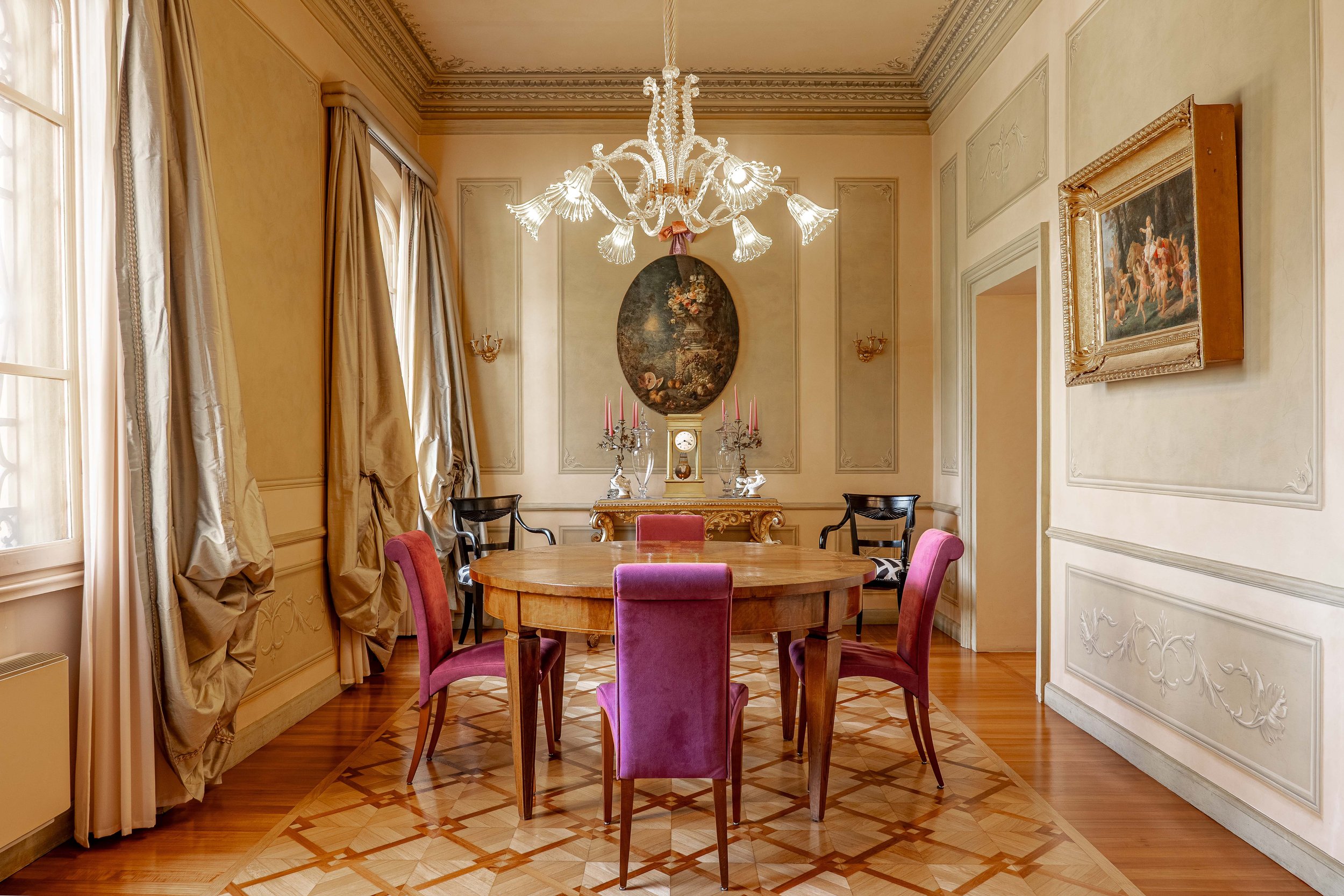 Fotografo immobiliare Firenze, fotografia professionale per real estate nella città di Firenze, villa medicea, sala pranzo