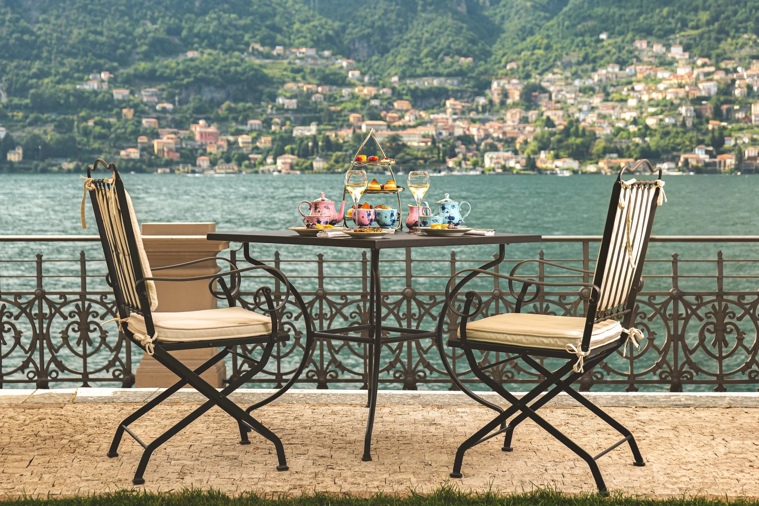 Hotels & Resorts