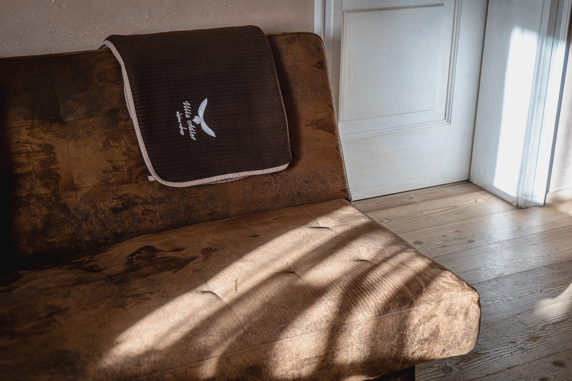 Fotografo per hotel e resort in Alto Adige, fotografie per Booking e OTA, dettagli appartamento, Marebbe, Enneberg