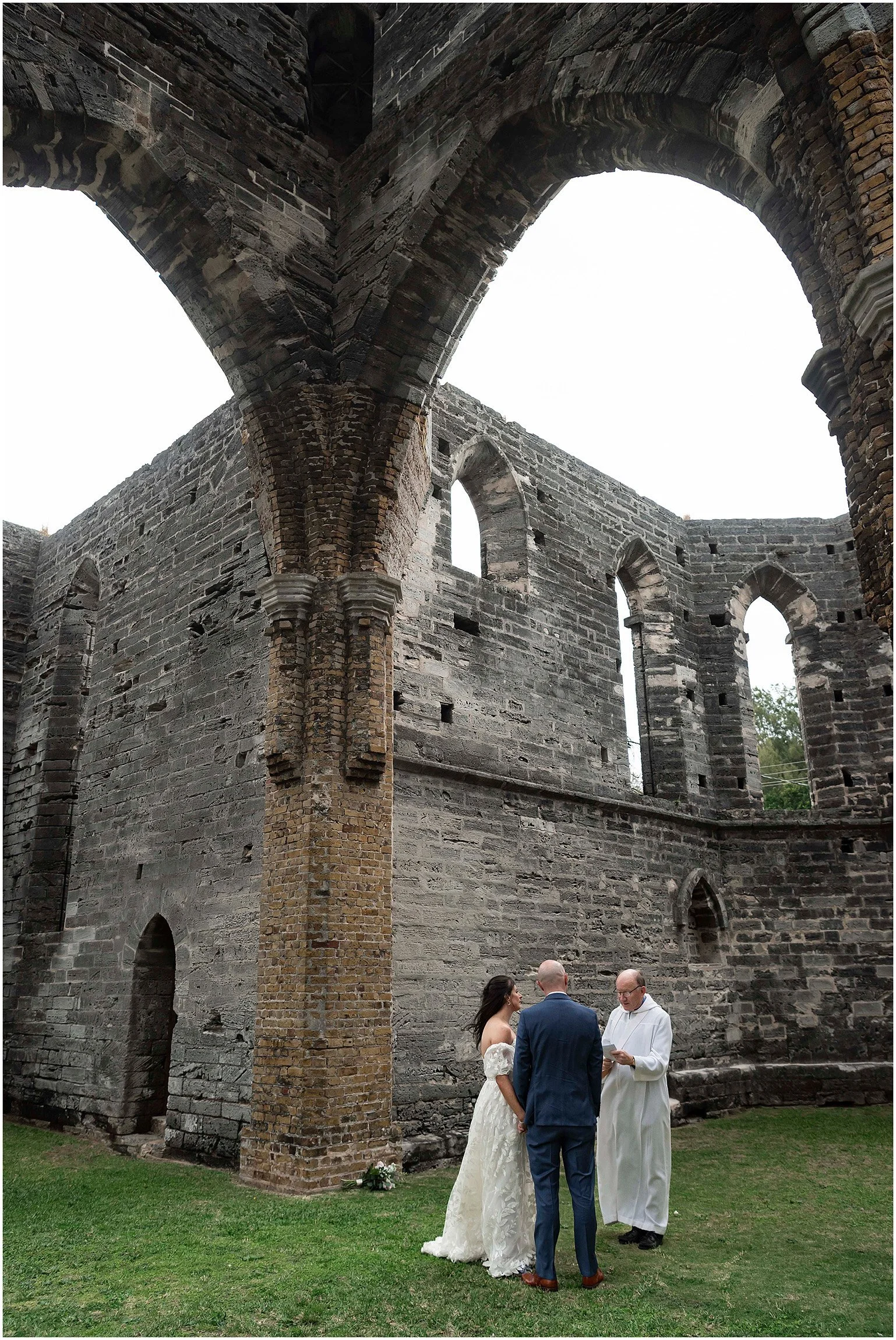 Bride and Groom elope at the Unfinished Church in Bermuda. (Copy)