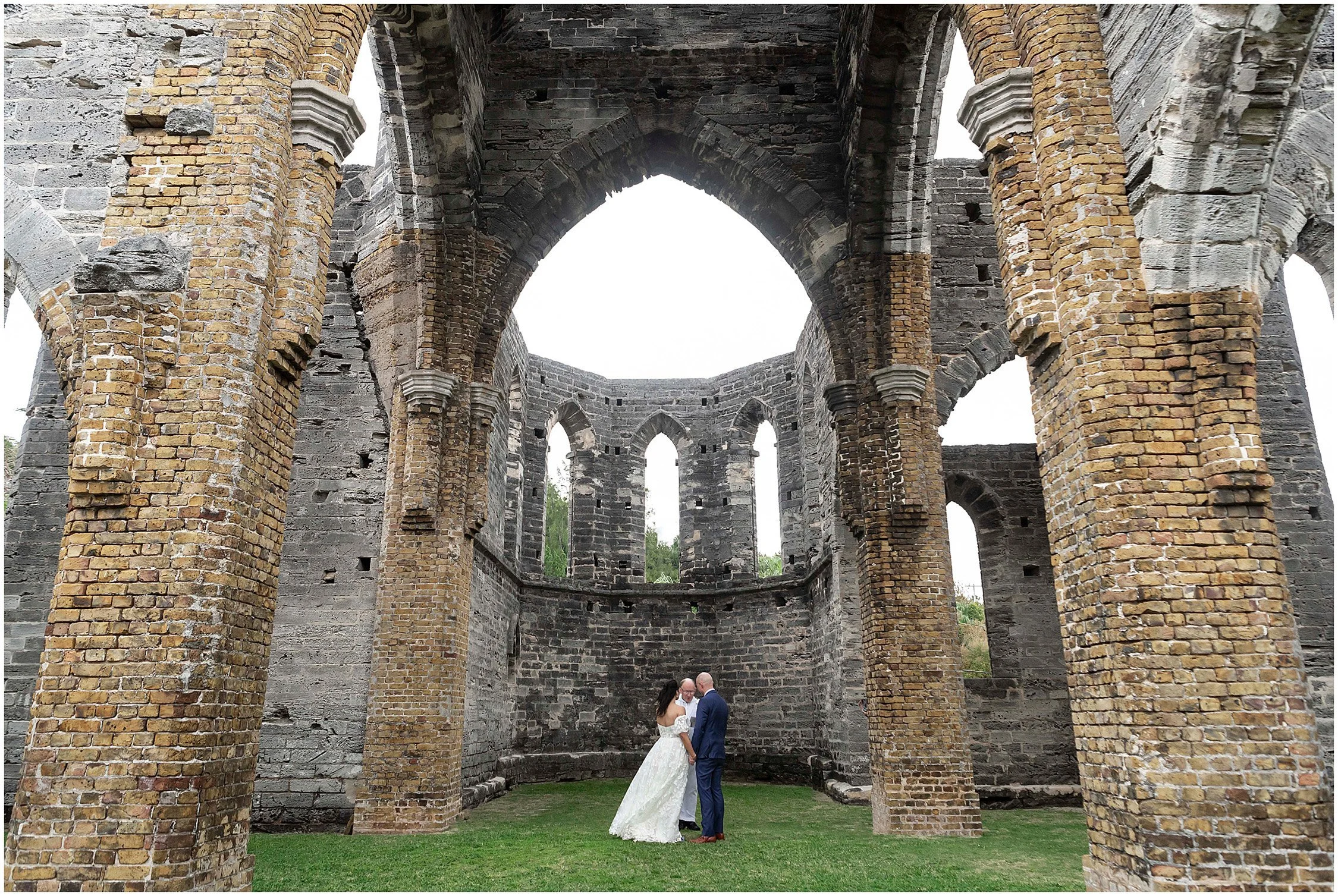 Bride and Groom elope at the Unfinished Church in Bermuda. (Copy)
