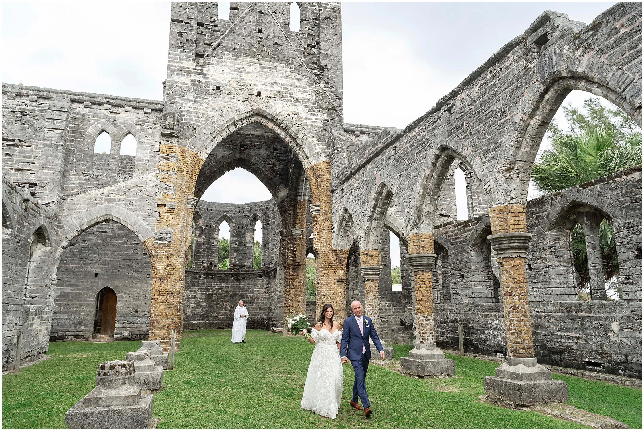 Bride and Groom elope at the Unfinished Church in Bermuda. (Copy)