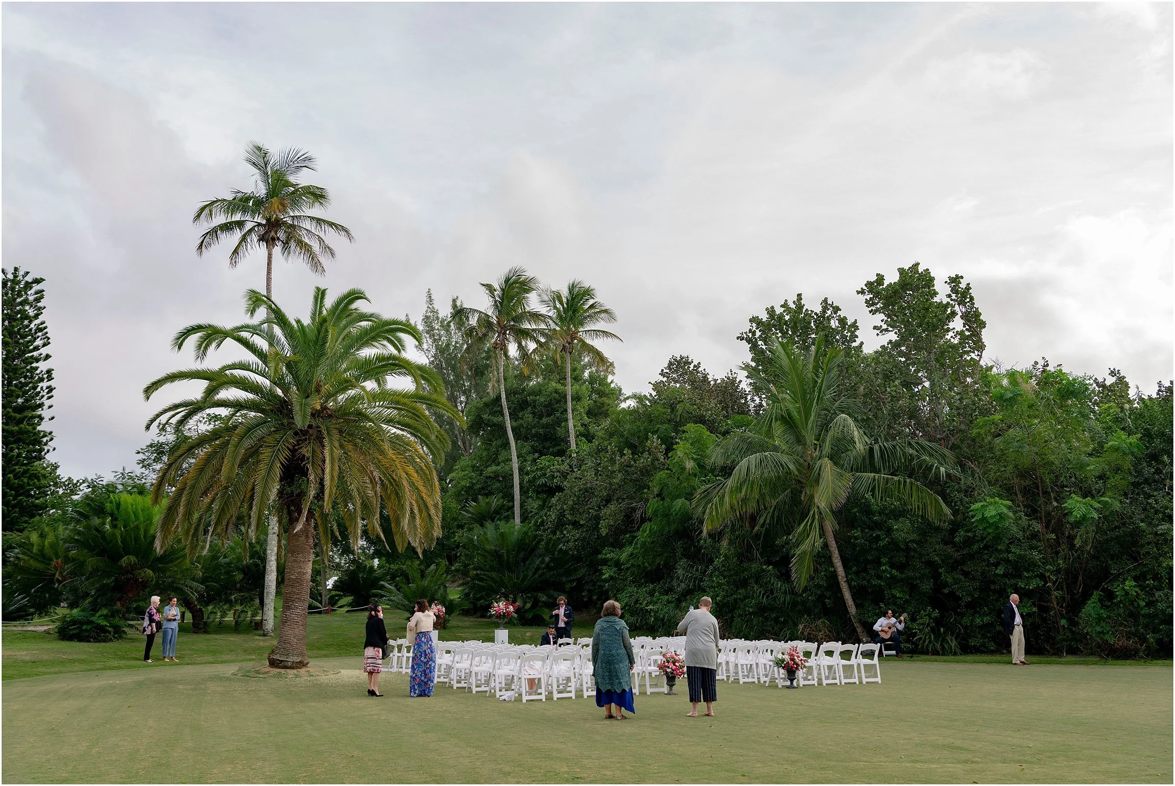 Coral Beach Bermuda Wedding_©FianderFoto_059.jpg