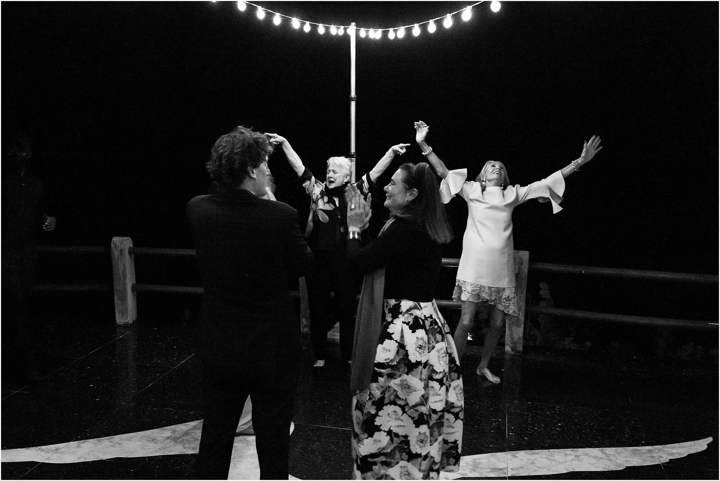 Coral Beach Bermuda Wedding_©FianderFoto_130.jpg