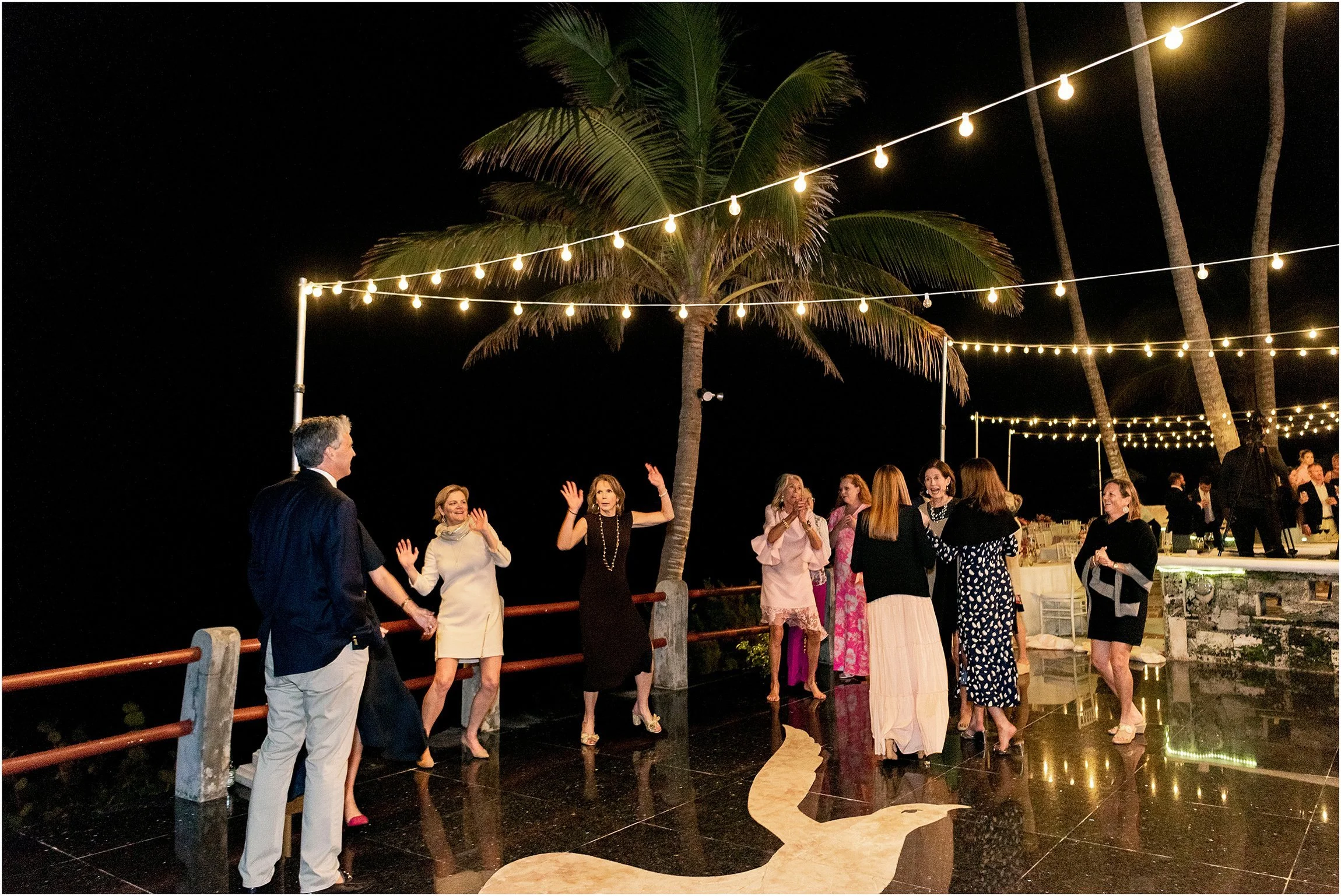 Coral Beach Bermuda Wedding_©FianderFoto_135.jpg
