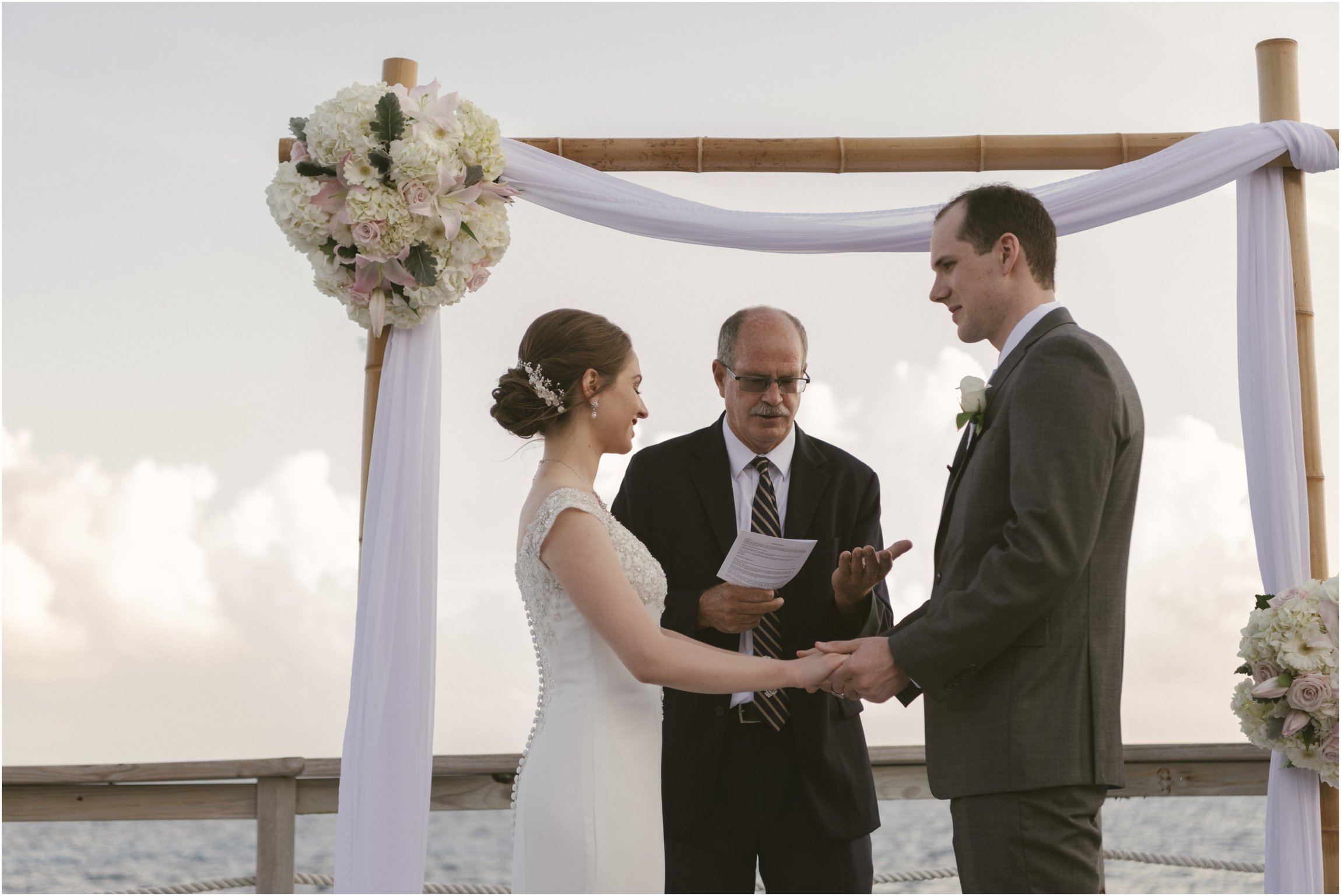 ©FianderFoto_Caribbean_Wedding_Photographer_The Reefs_Bermuda_Lauren_Erik_063.jpg