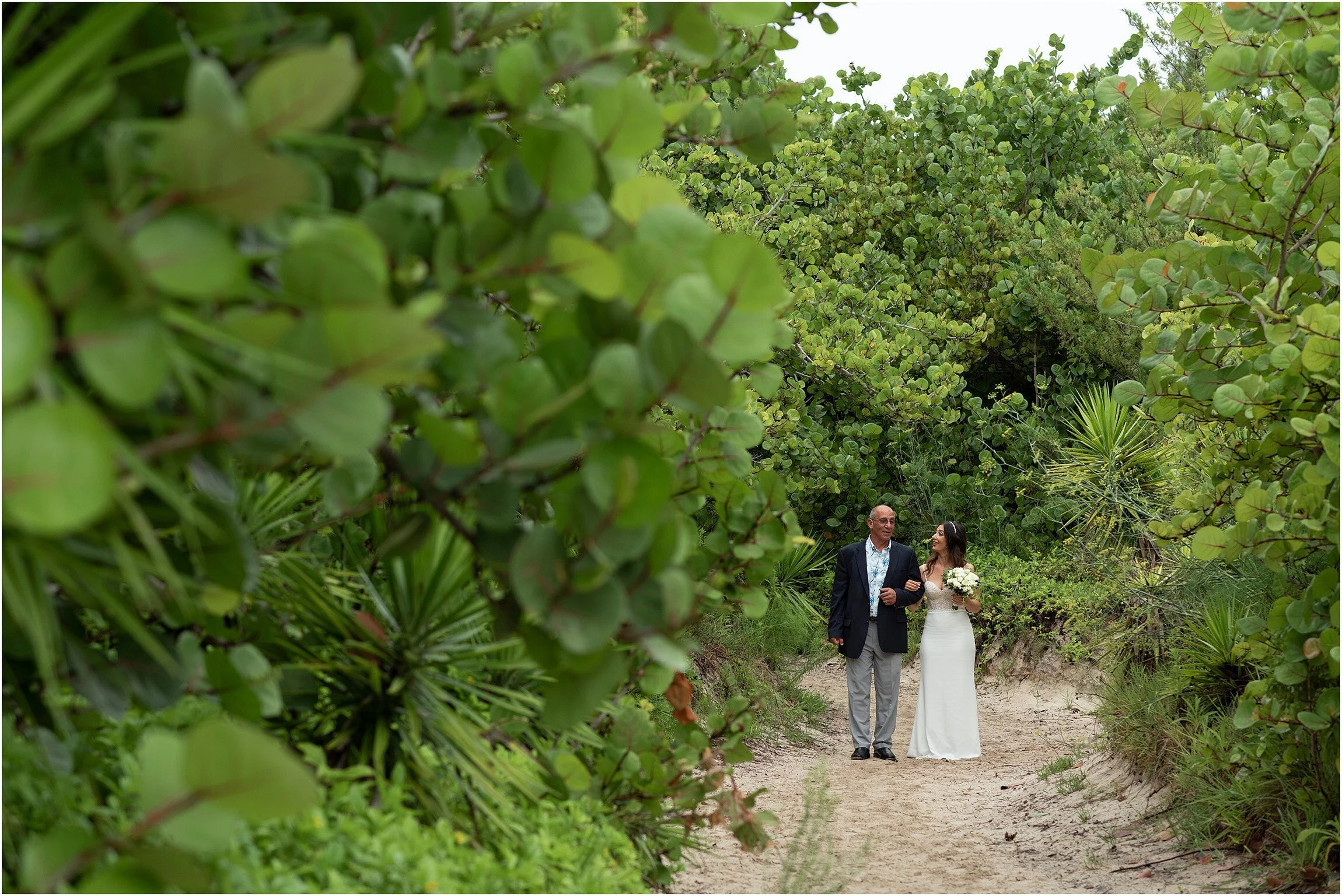 Bermuda+Elopement+Photographer_©Fiander+Foto_The+Loren_002.jpg