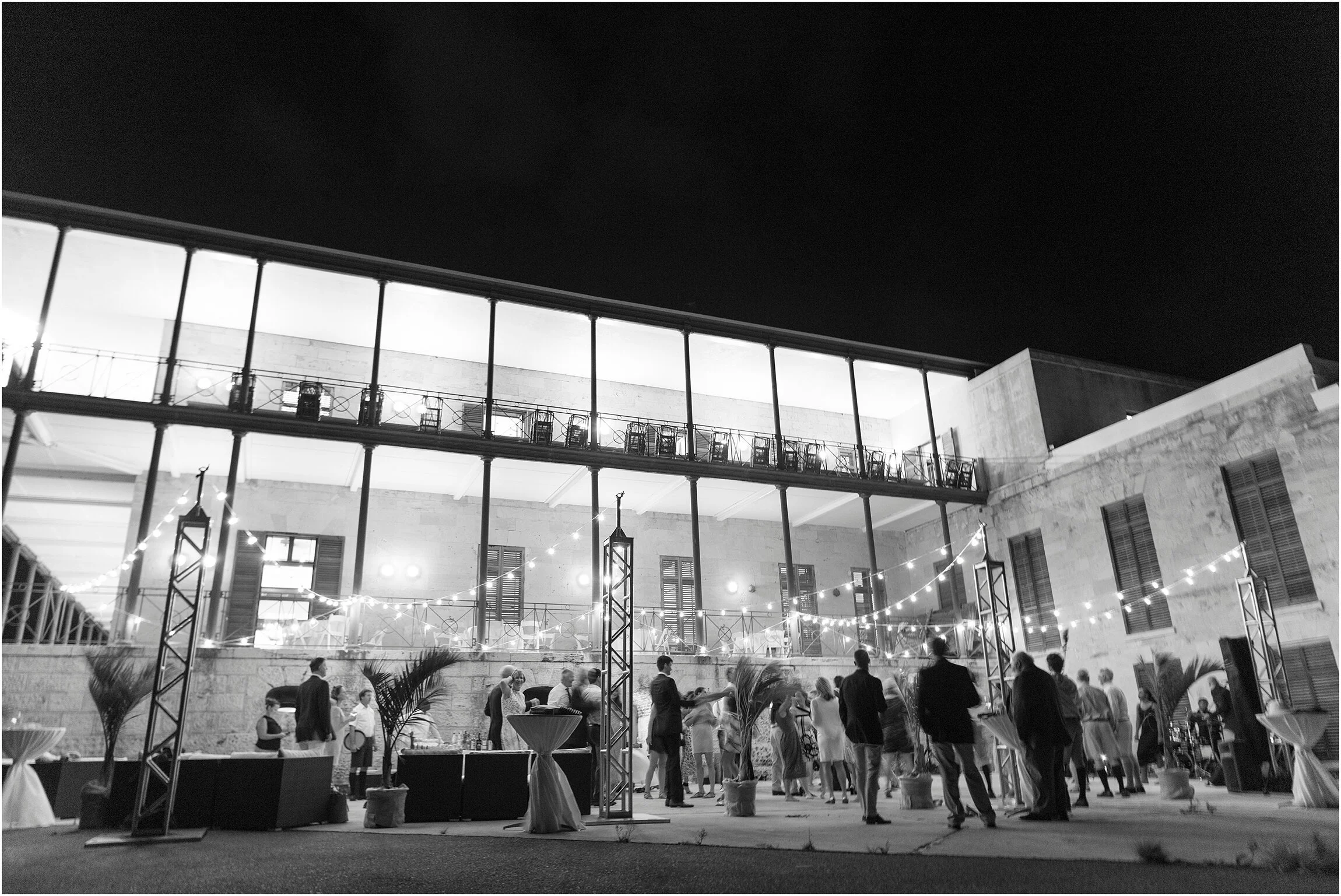 Bermuda Commissioner's House_Wedding Photographer_063.jpg