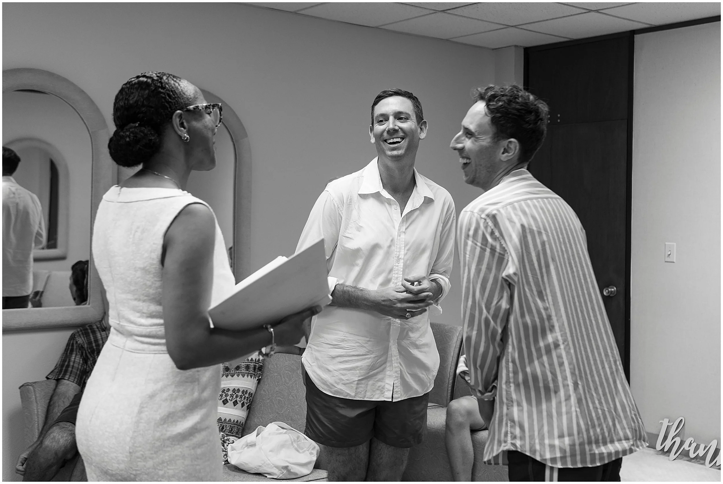 Elopement Photographer Bermuda_Registry General_©Fiander Foto_010.jpg