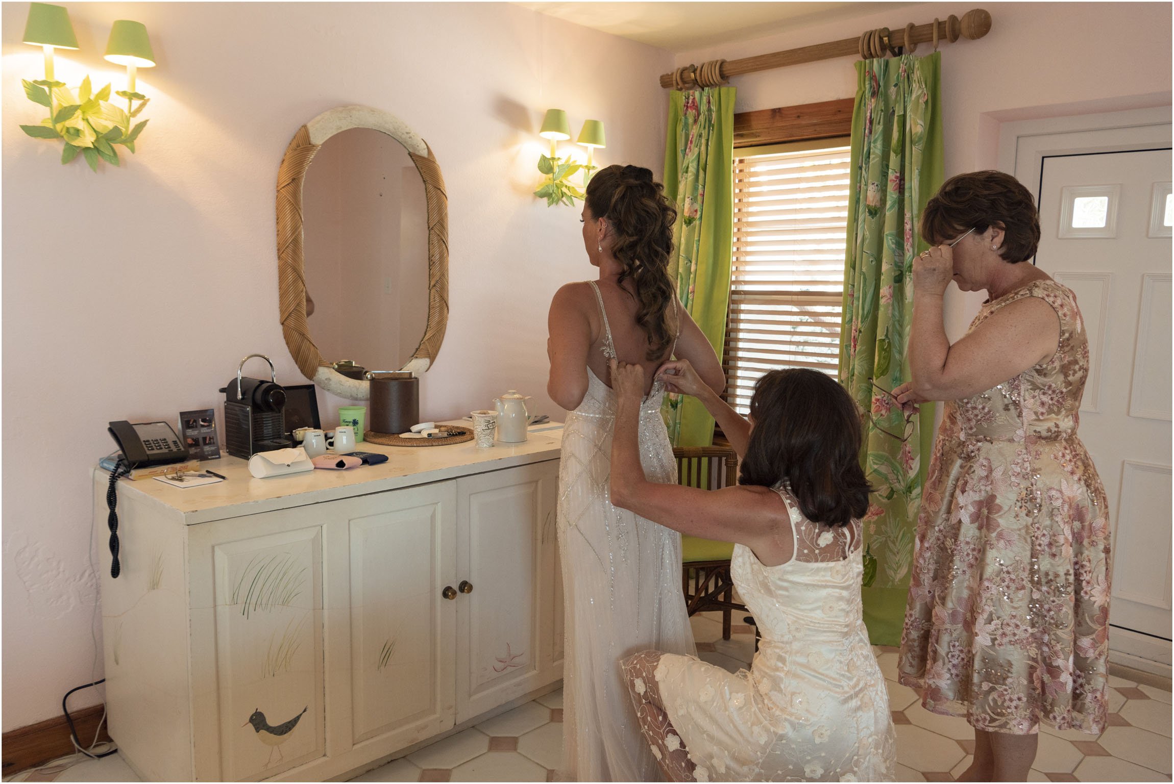 ©FianderFoto_Catherine_Kenny_Coral Beach Wedding_017.jpg