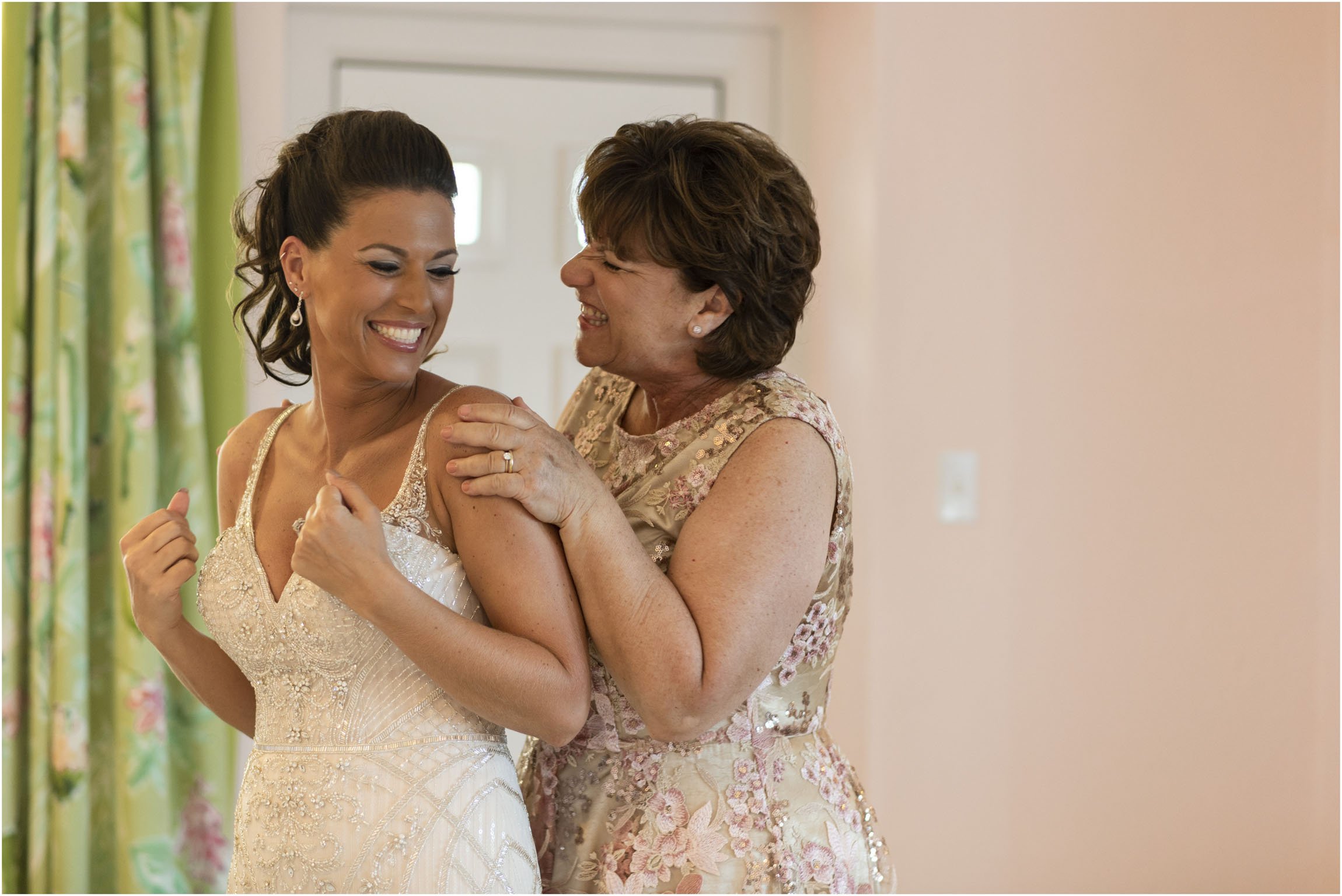 ©FianderFoto_Catherine_Kenny_Coral Beach Wedding_026.jpg